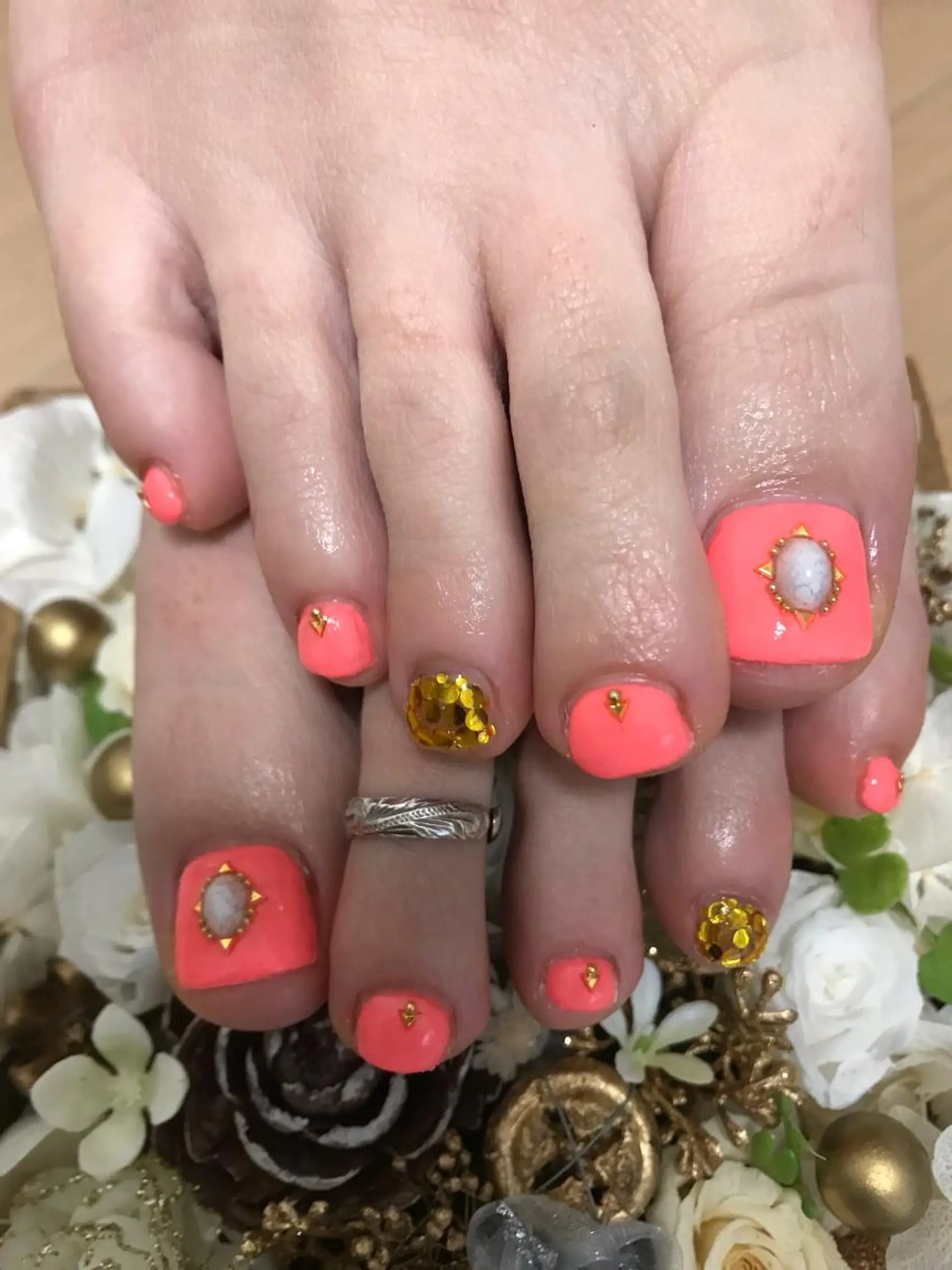 ネイル フットネイル 吉岡 裕子のネイルデザイン