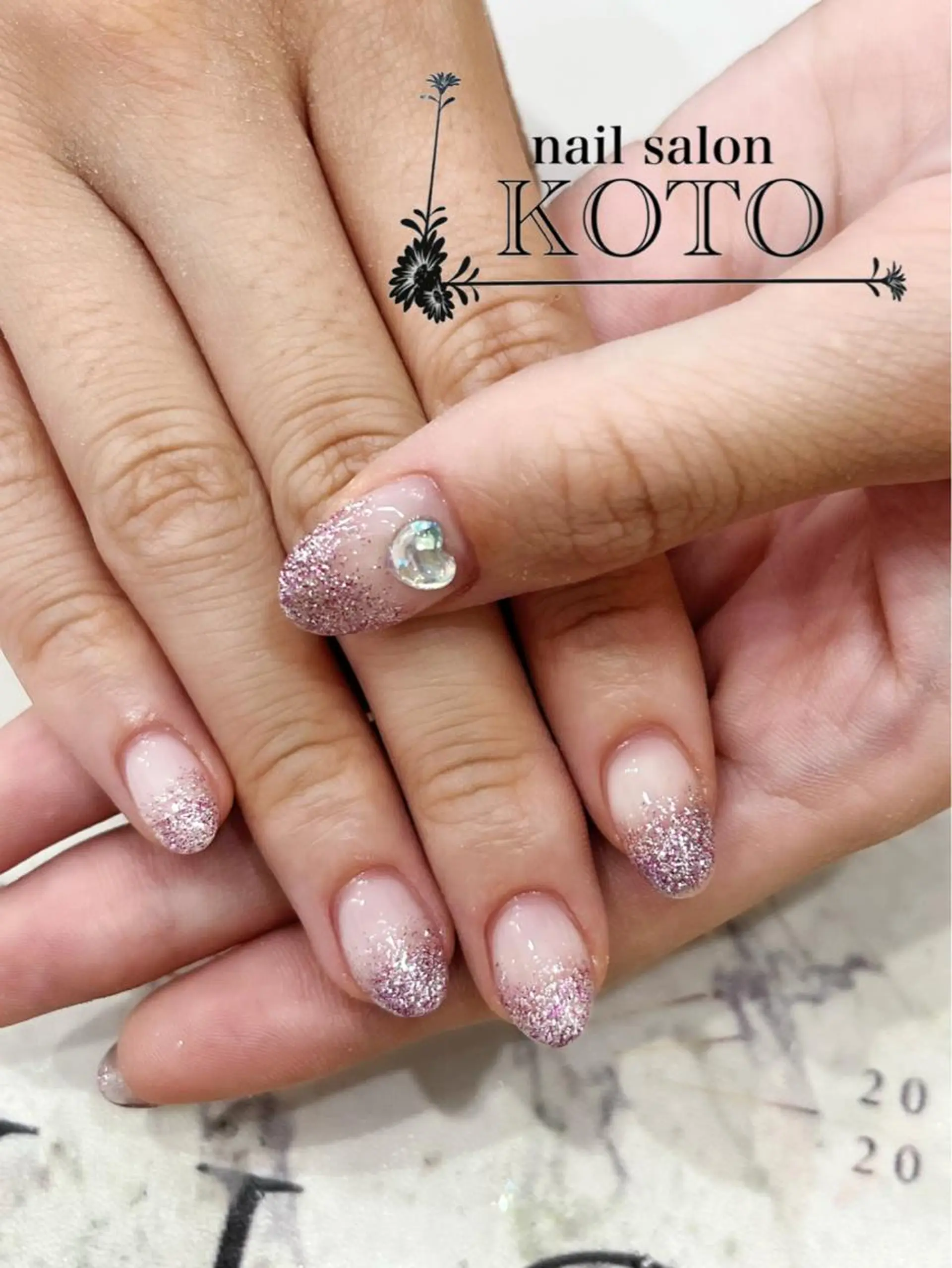 ネイル ジェルネイル ハート ラメ(グリッター) ラメグラデーション オフィスネイル Risa ネイルサロンKOTOのネイルデザイン