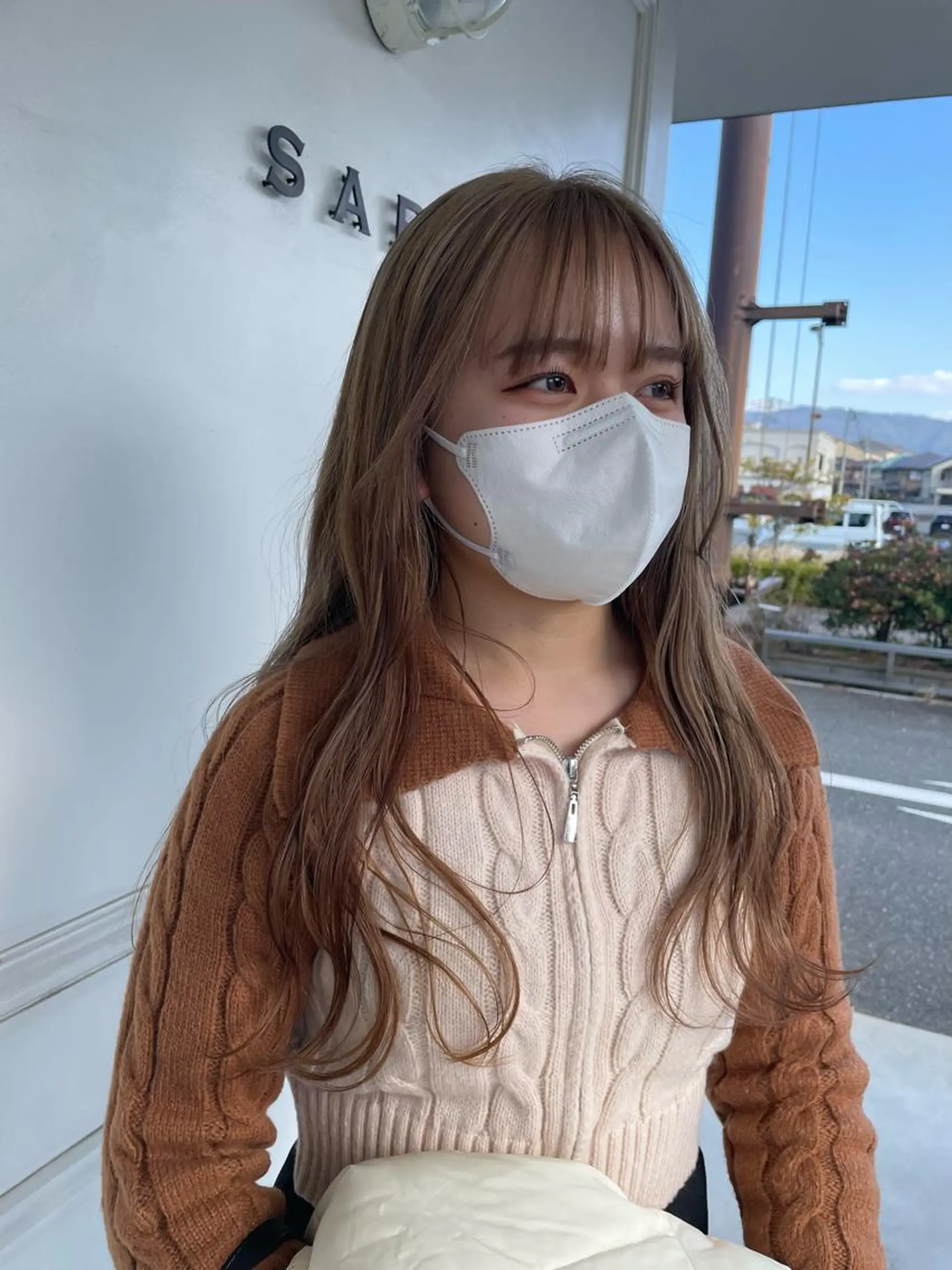 ロング カラー ベージュカラー ブリーチ ブロンド ブロンドベージュ 木村 架音のヘアスタイル