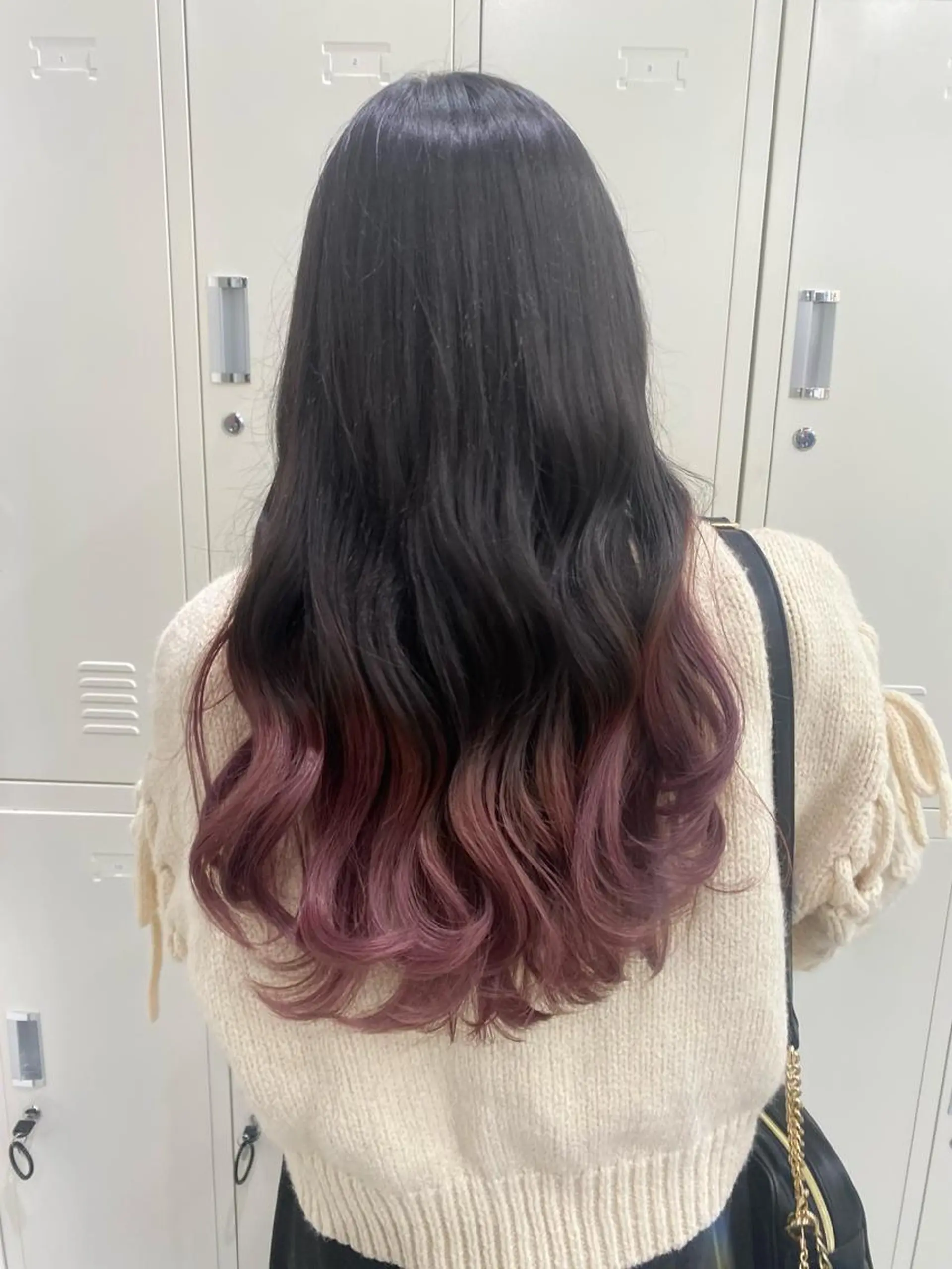 カラー ブリーチ ピンクカラー レッドカラー dot .tokyo所属・中村 彩夏のヘアスタイル