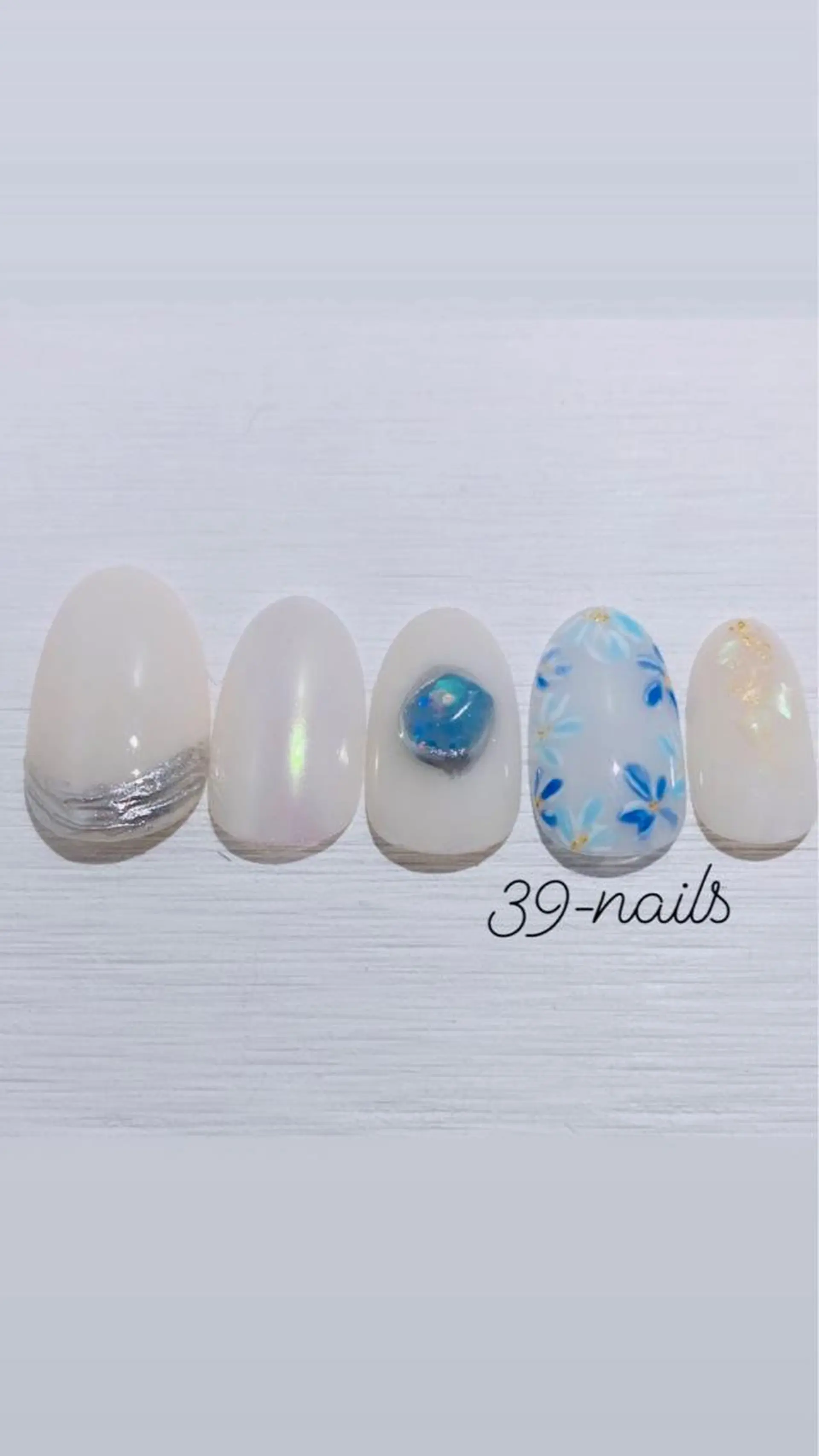 ネイル オーロラネイル ブルー ニュアンスネイル 39-nails EharaMikuのネイルデザイン