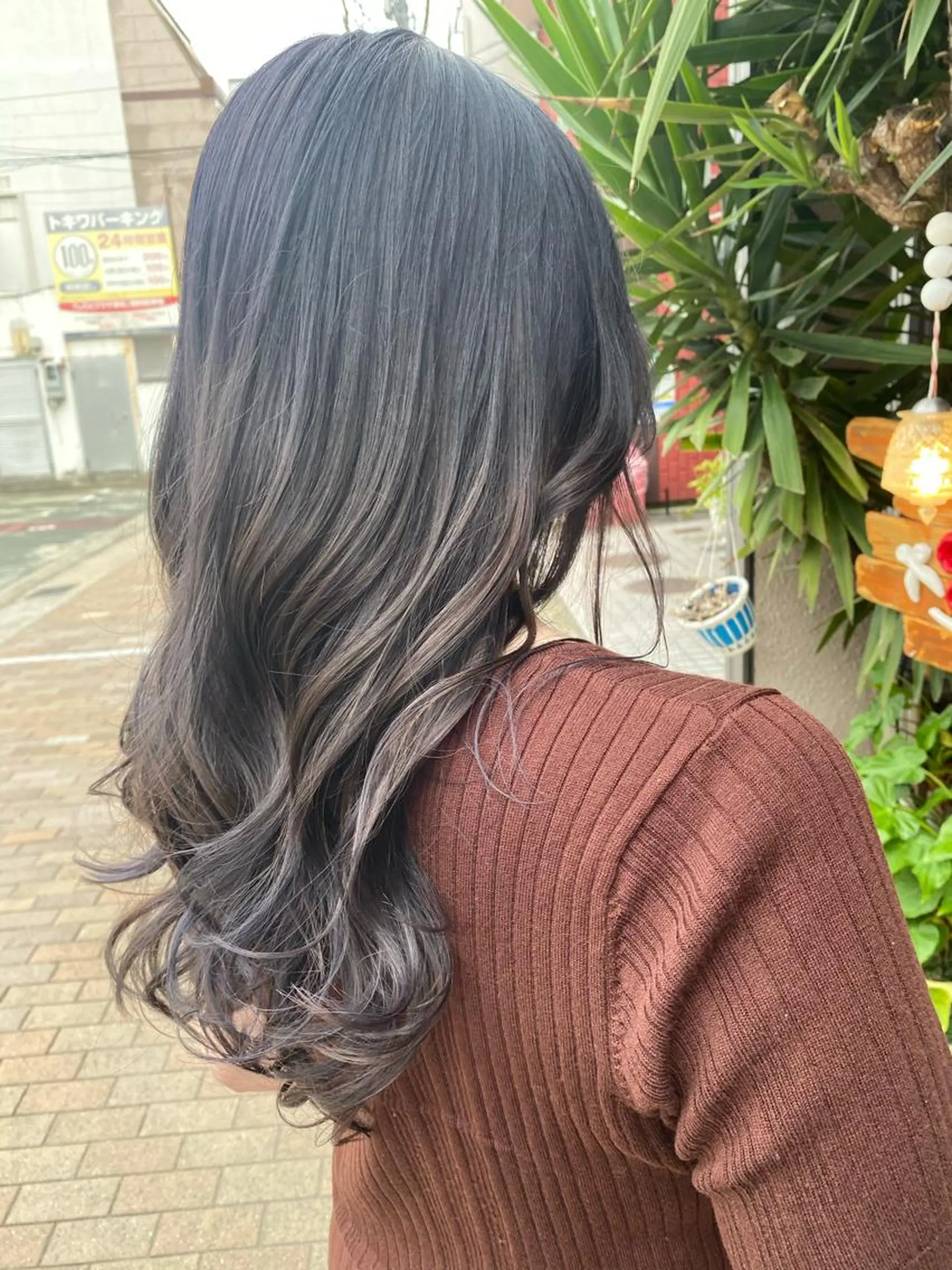 ロング カラー シルバー ヘアカラー トリートメント 玉木 育実のヘアスタイル