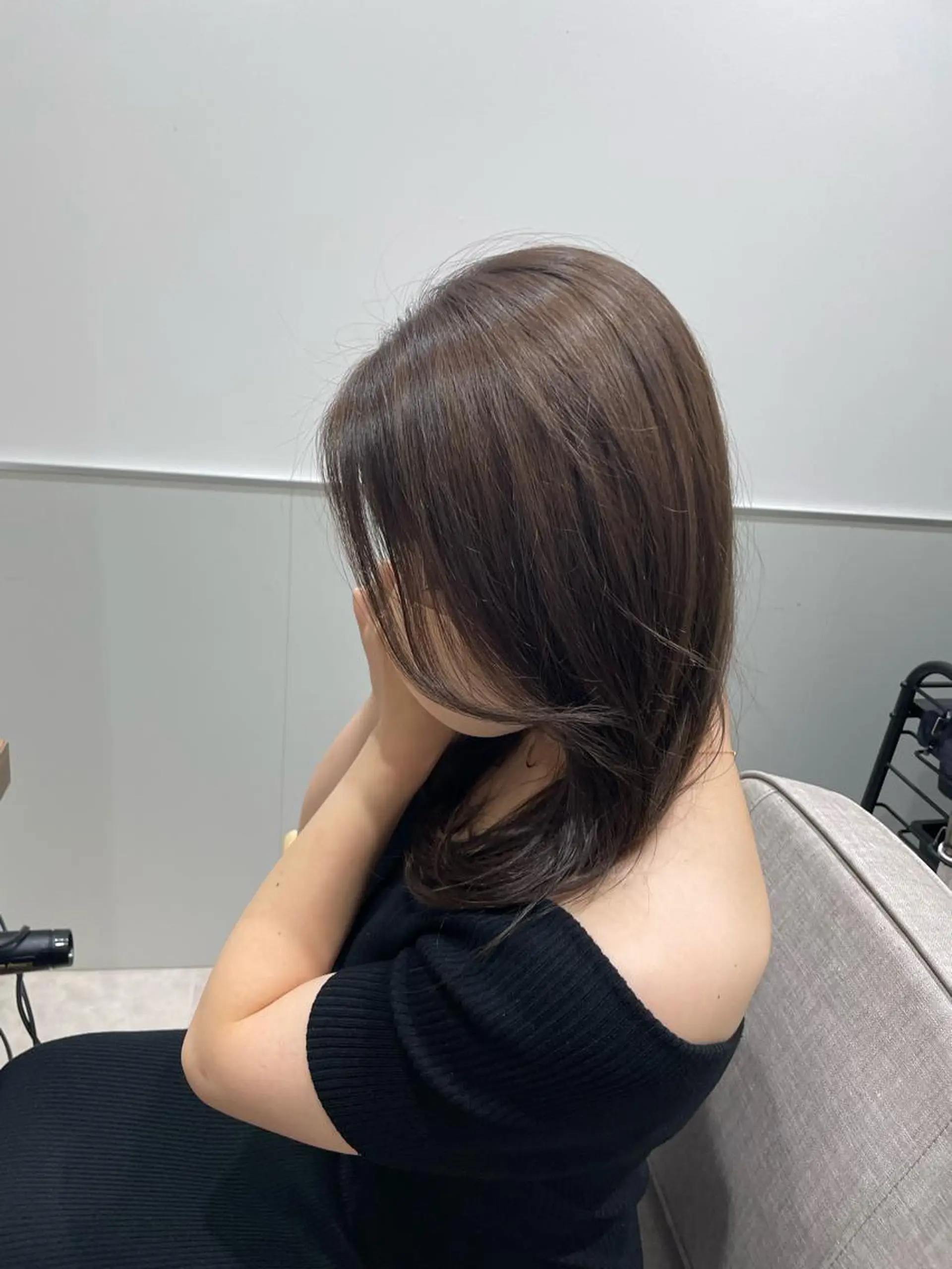 カラー ミルクティー× グレージュMOMOのヘアスタイル