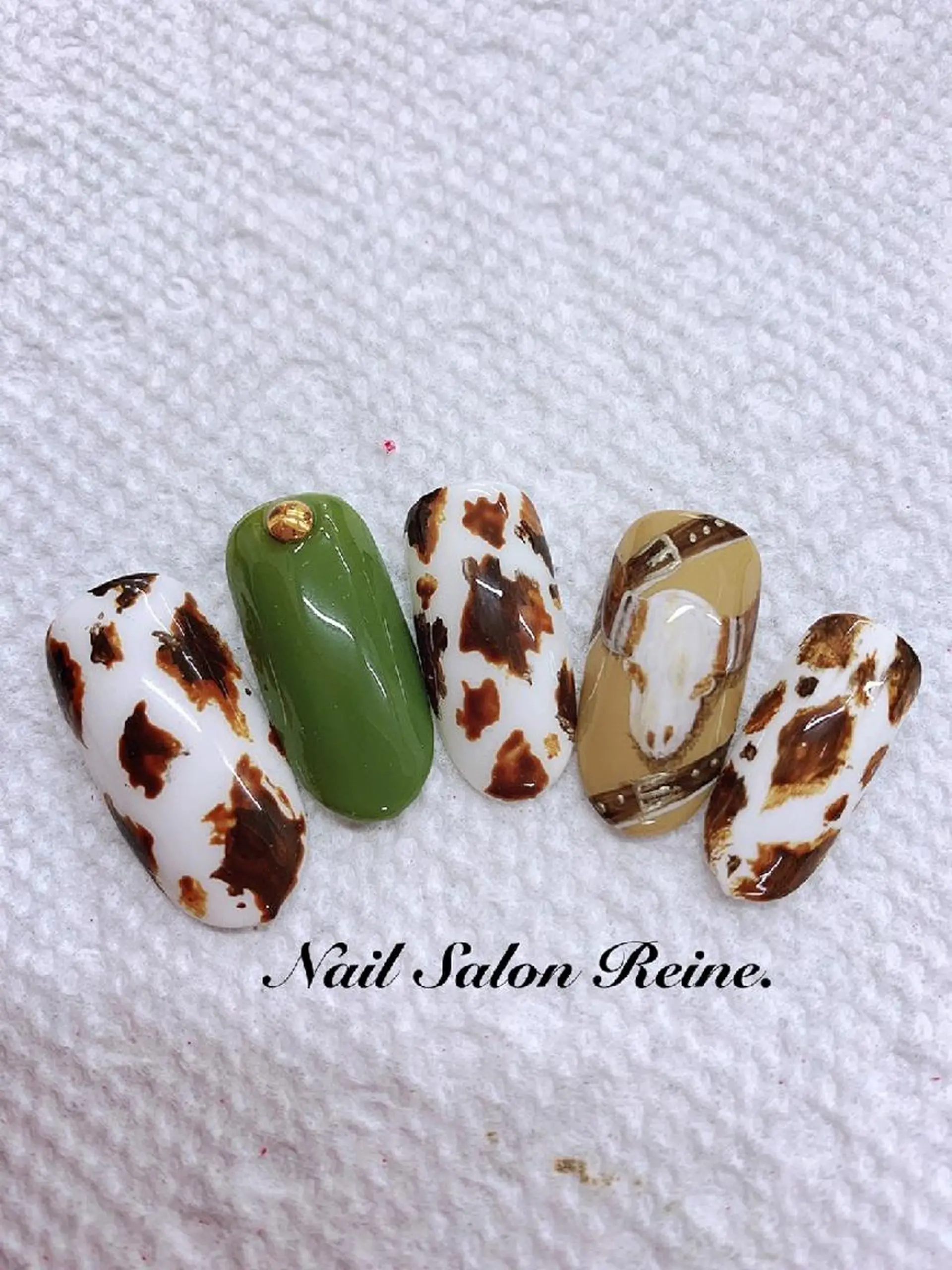 ネイル Nailsalon Reine所属・玉栄 伶奈のネイルデザイン