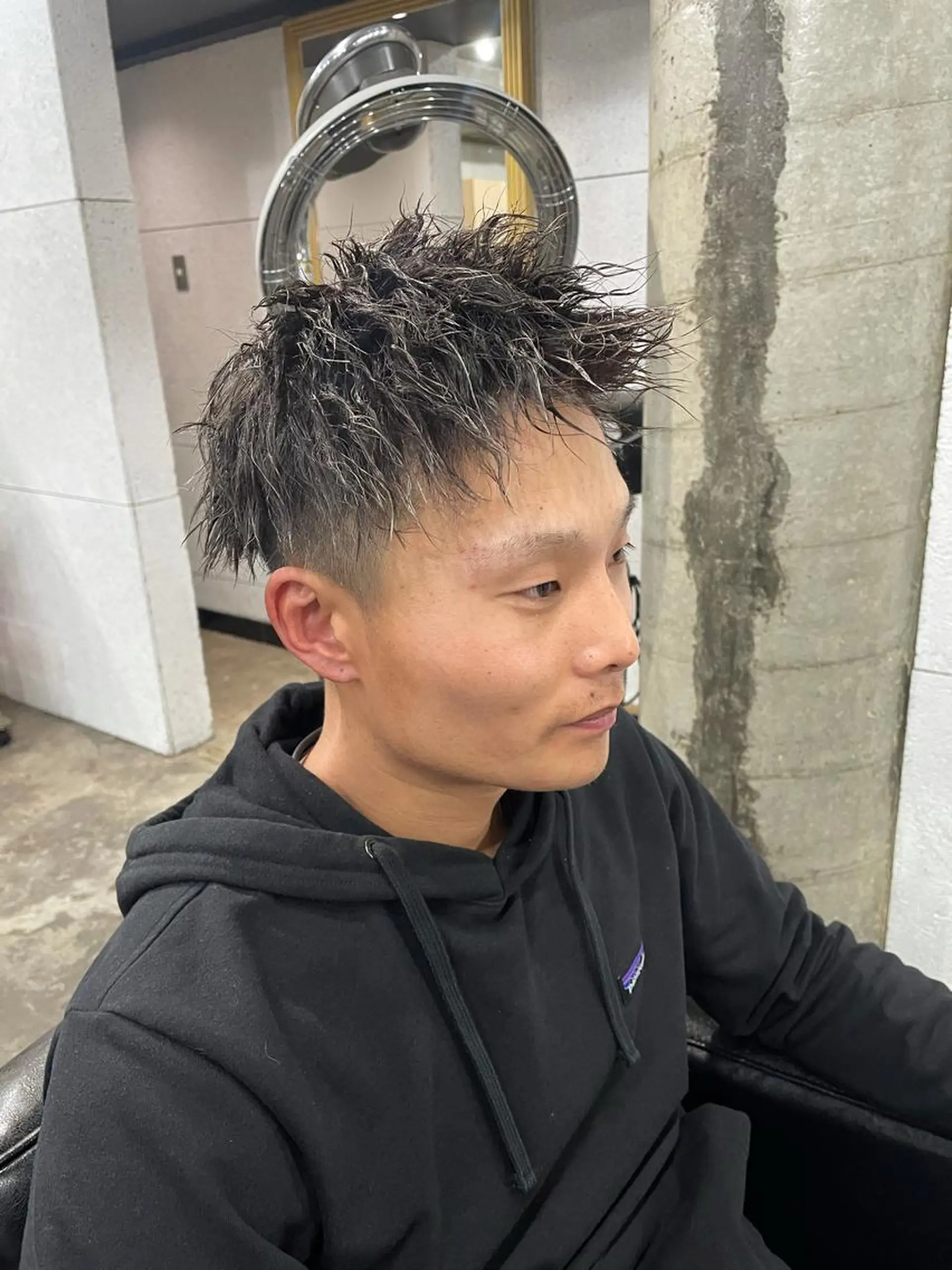 パーマ メンズ カット パーマ 西村あきや トレンド韓国ヘアのヘアスタイル