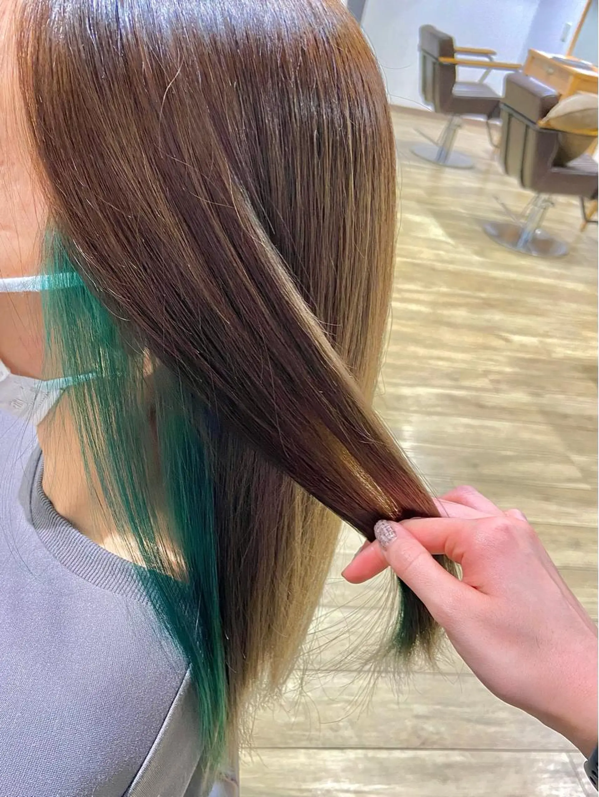 カラー インナーカラー lico hair&relaxation所属・lico 栁 詩音のマツエク・マツパデザイン