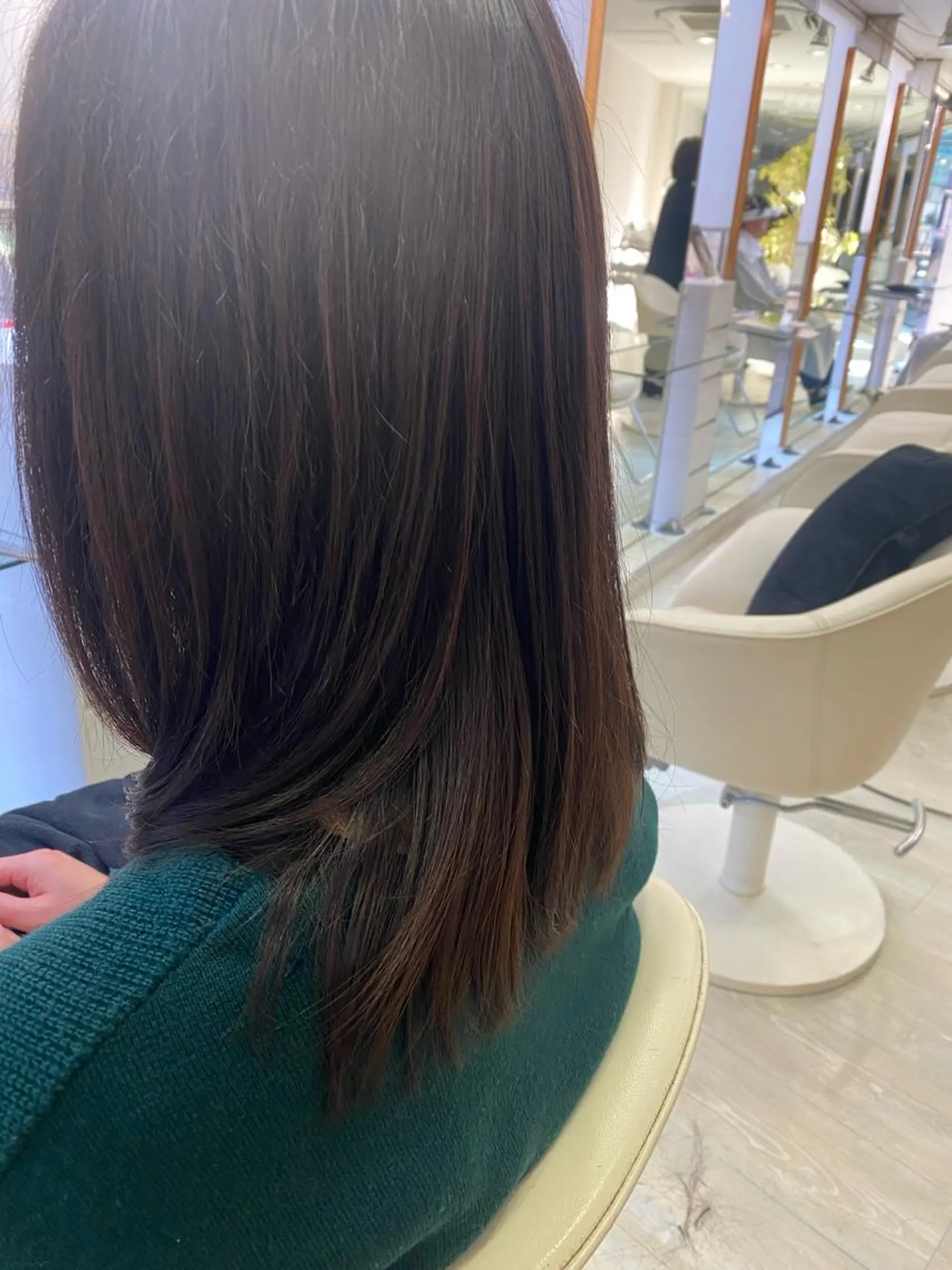 ミディアム カット 鬼澤 なお子のヘアスタイル