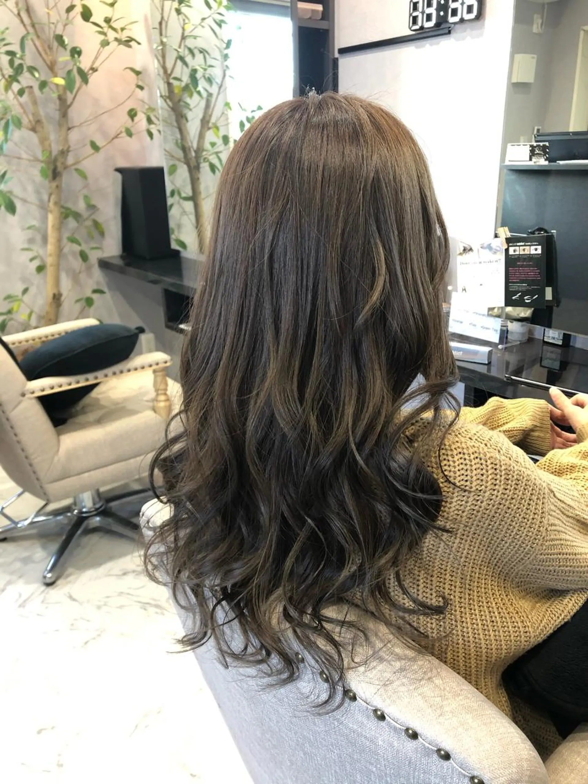 ロング カラー カット ヘアカラー トリートメント FAVORE 【ファヴォーレ】のヘアスタイル