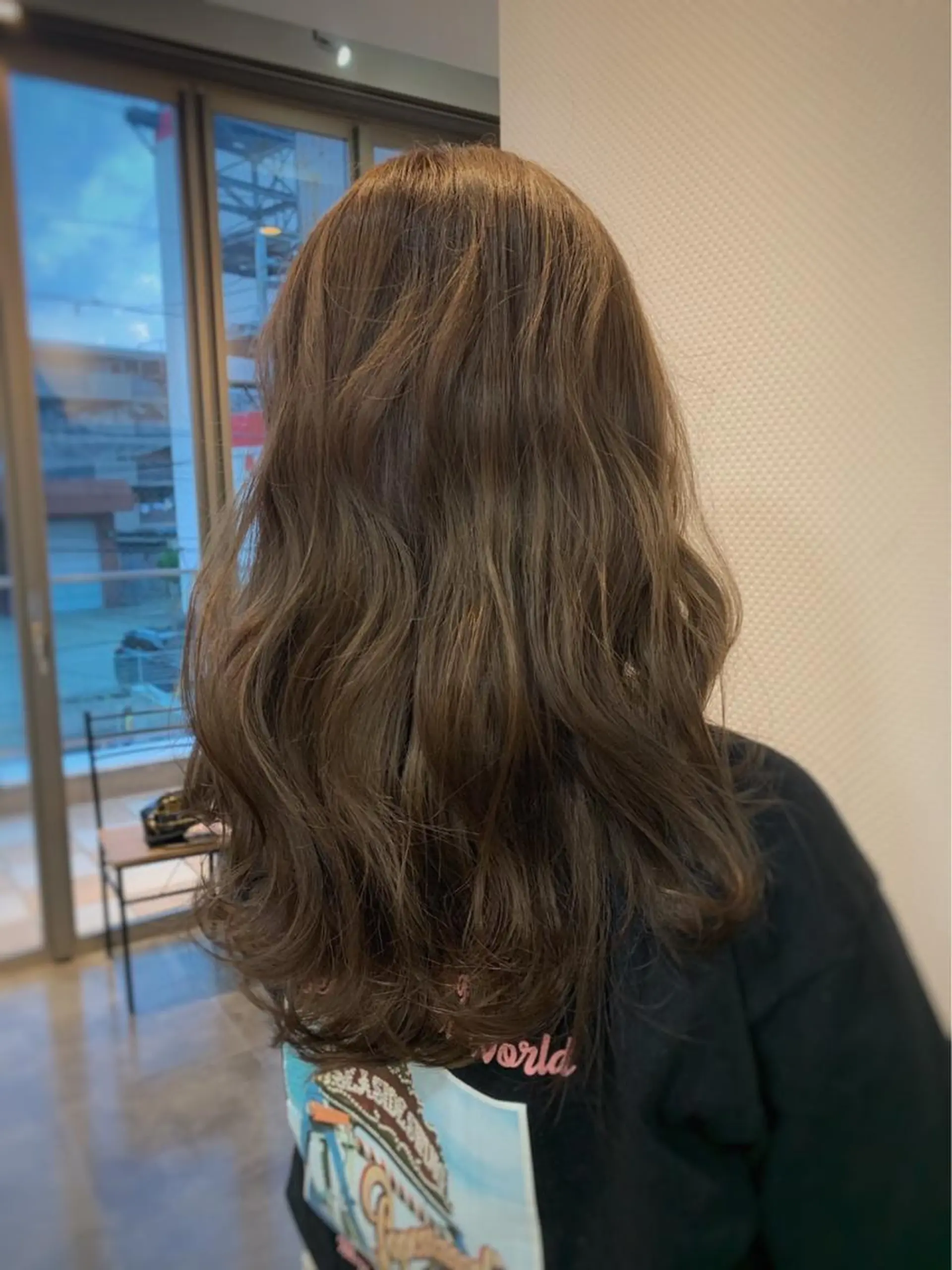 ロング カラー ヘアアレンジ アディクシーカラー ベージュカラー フォギーベージュ グレージュ オリーブベージュ newi 川崎店のヘアスタイル