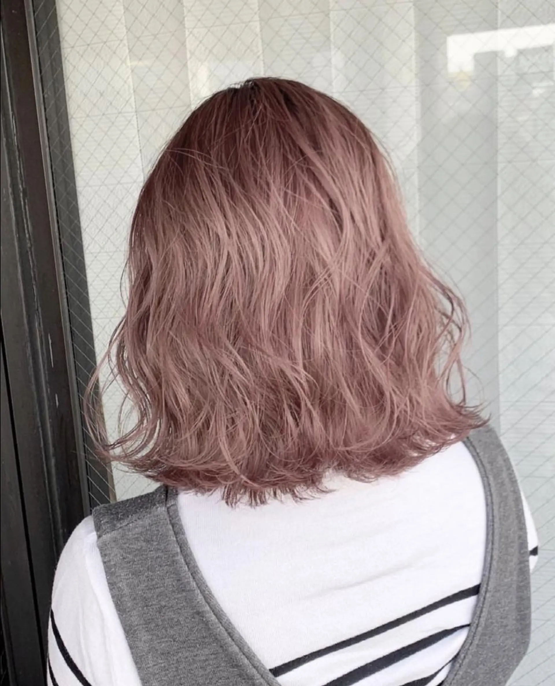 ロング パーマ カラー ヘアアレンジ メンズ キッズ ネイル マツエク・マツパ アイブロウ ショートボブ メンズバレイヤージュ メンズブリーチ メンズハイライト メンズハイトーン カラー特化サロン Eir心斎橋のヘアスタイル