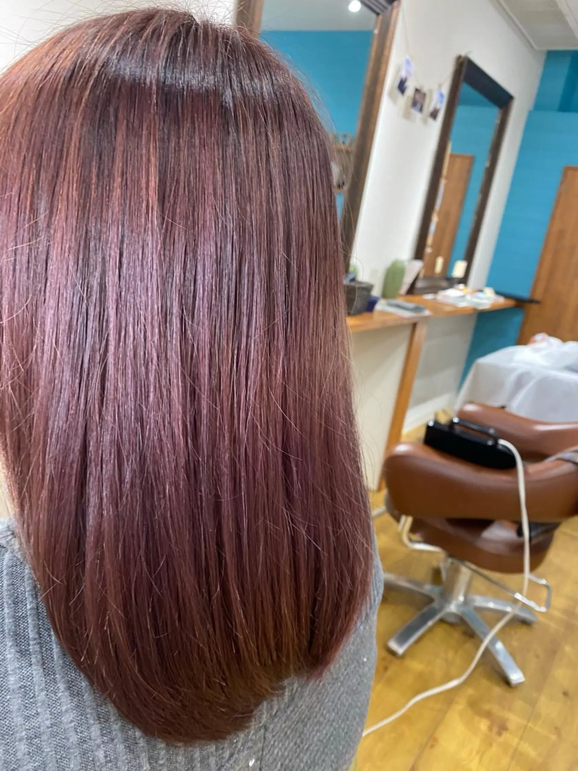 セミロング 佐治 梨乃のヘアスタイル