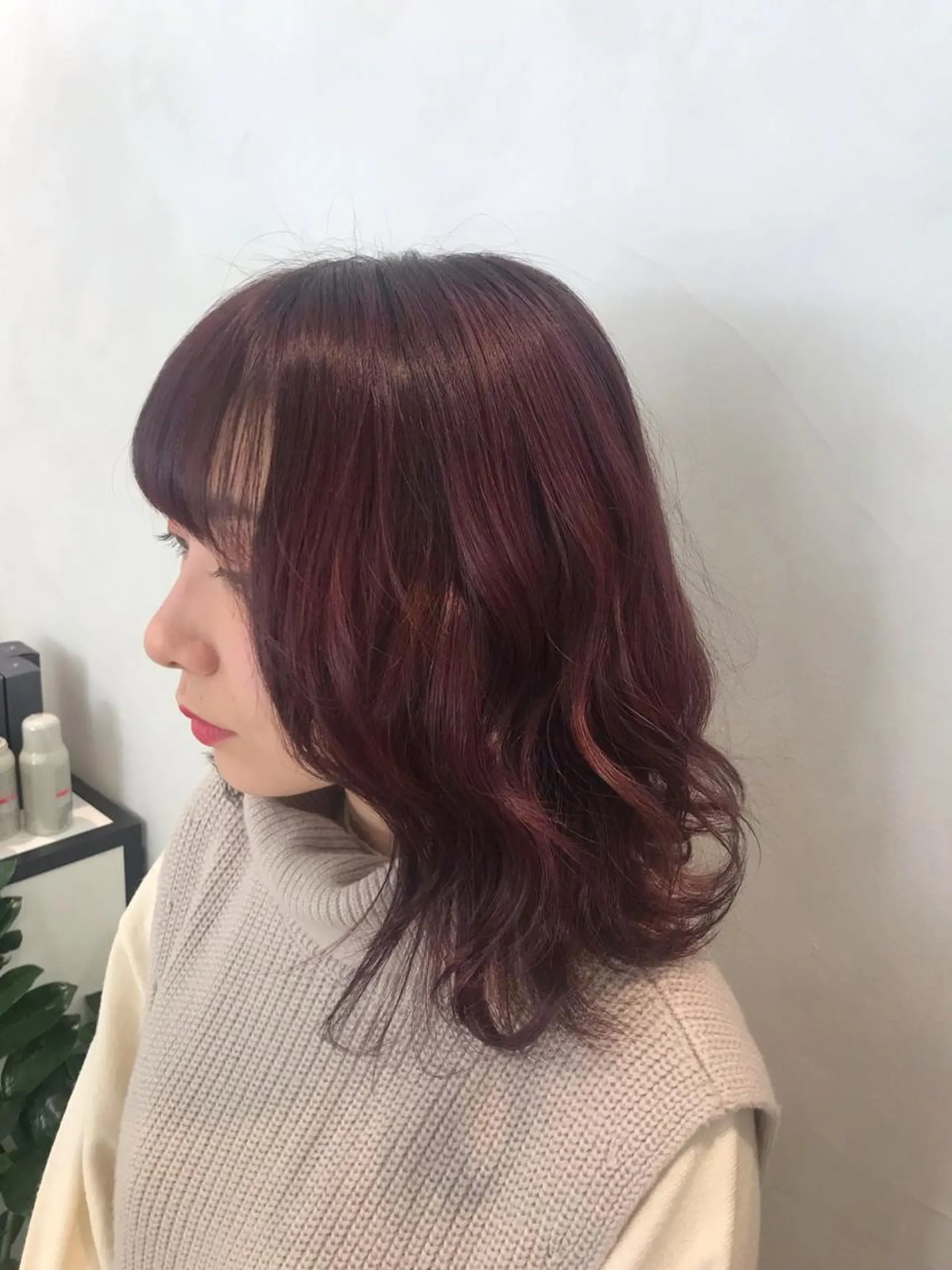 ミディアム カラー ハイライトカラー ピンクカラー ハイライト ヘアカラー トリートメント やなせ かすみのヘアスタイル