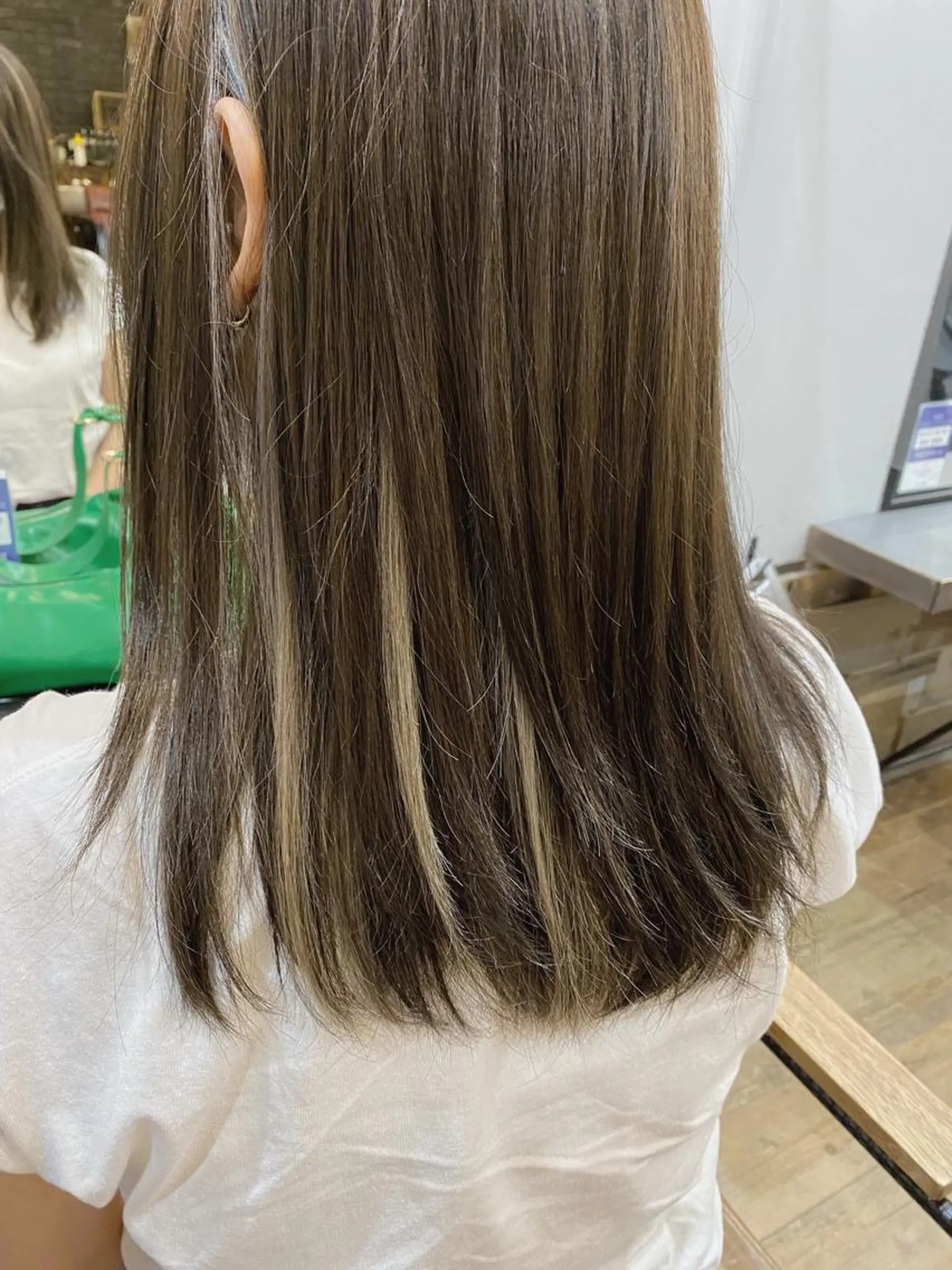 セミロング カラー ハイライトカラー ハイライト HairSalon SHIAN八王子店所属・SHIAN 八王子 🦋小林 美羅🦋のヘアスタイル