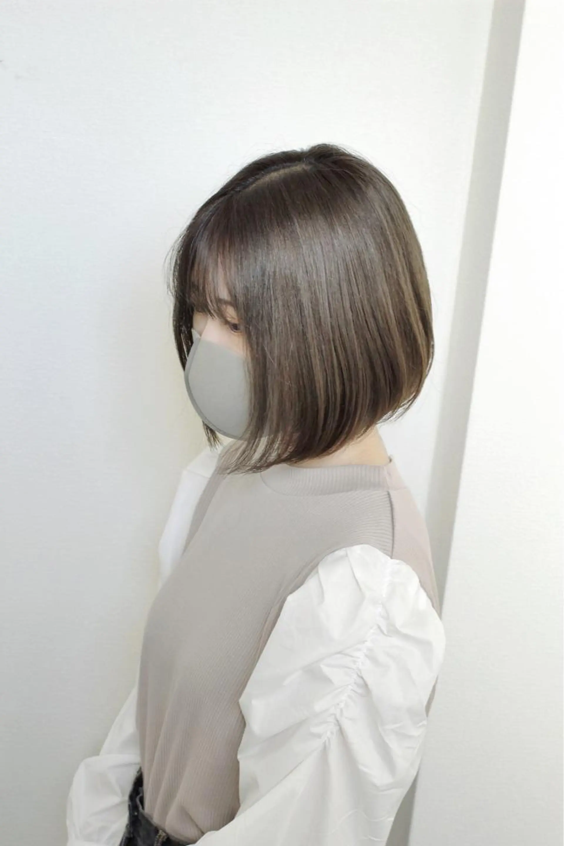 ショート カラー ベージュカラー シルバー シルバーベージュ ボブ カット ヘアカラー 土居 正季のヘアスタイル