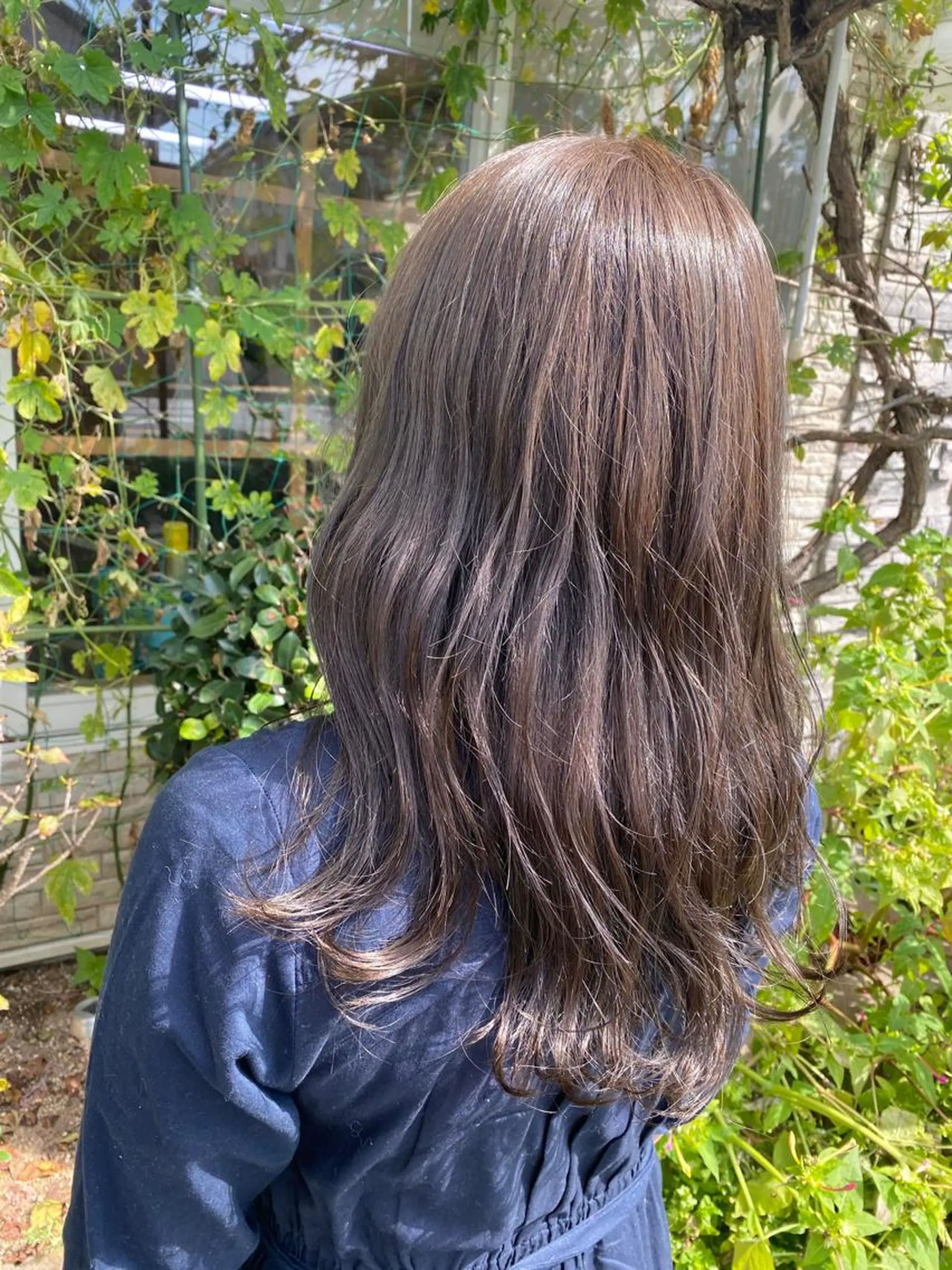 ロング ヘアカラー 永沼 真依のヘアスタイル