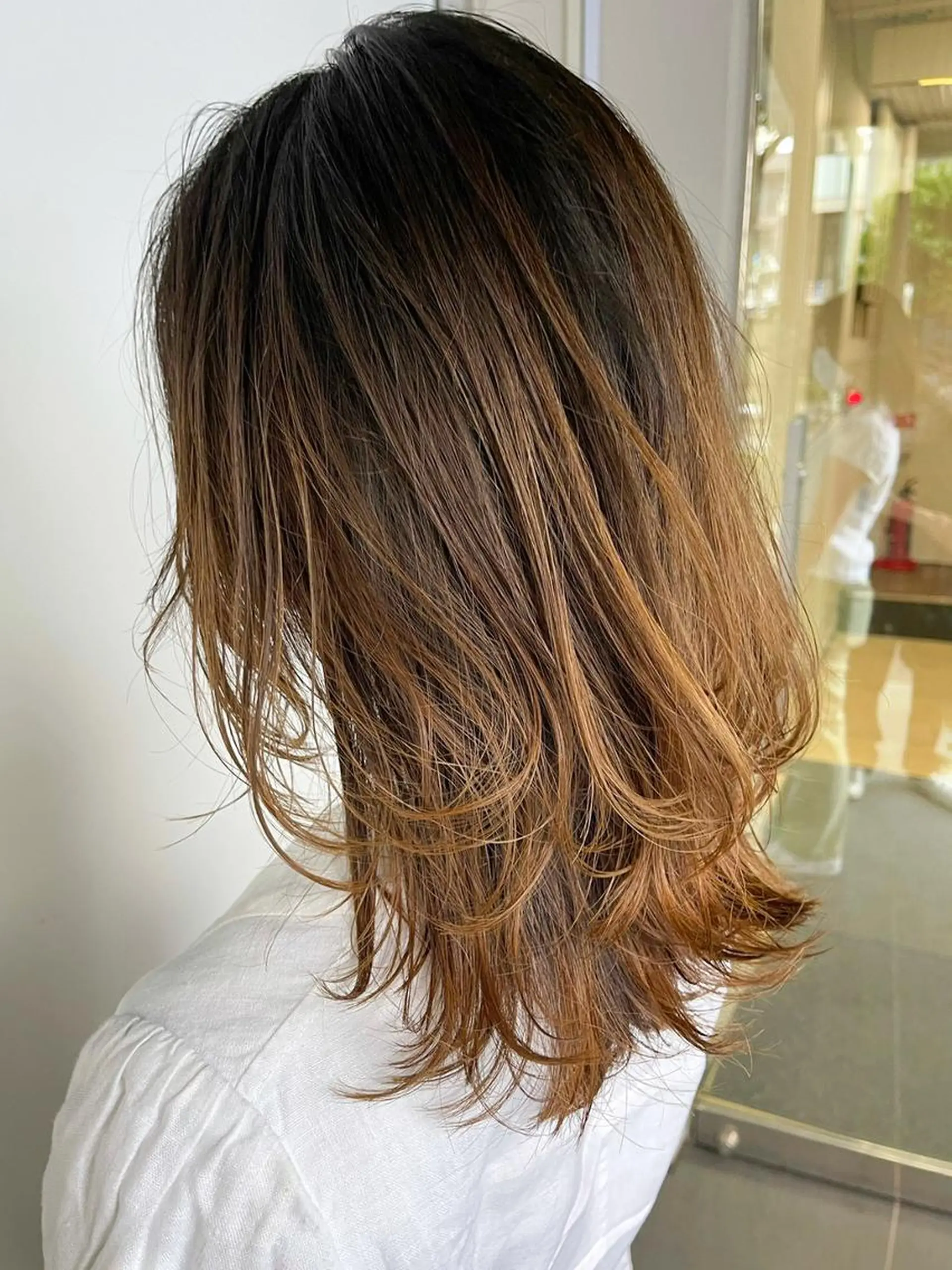 ミディアム カラー くびれヘア カット ヘアカラー トリートメント ITbyALBUM 中野店のヘアスタイル