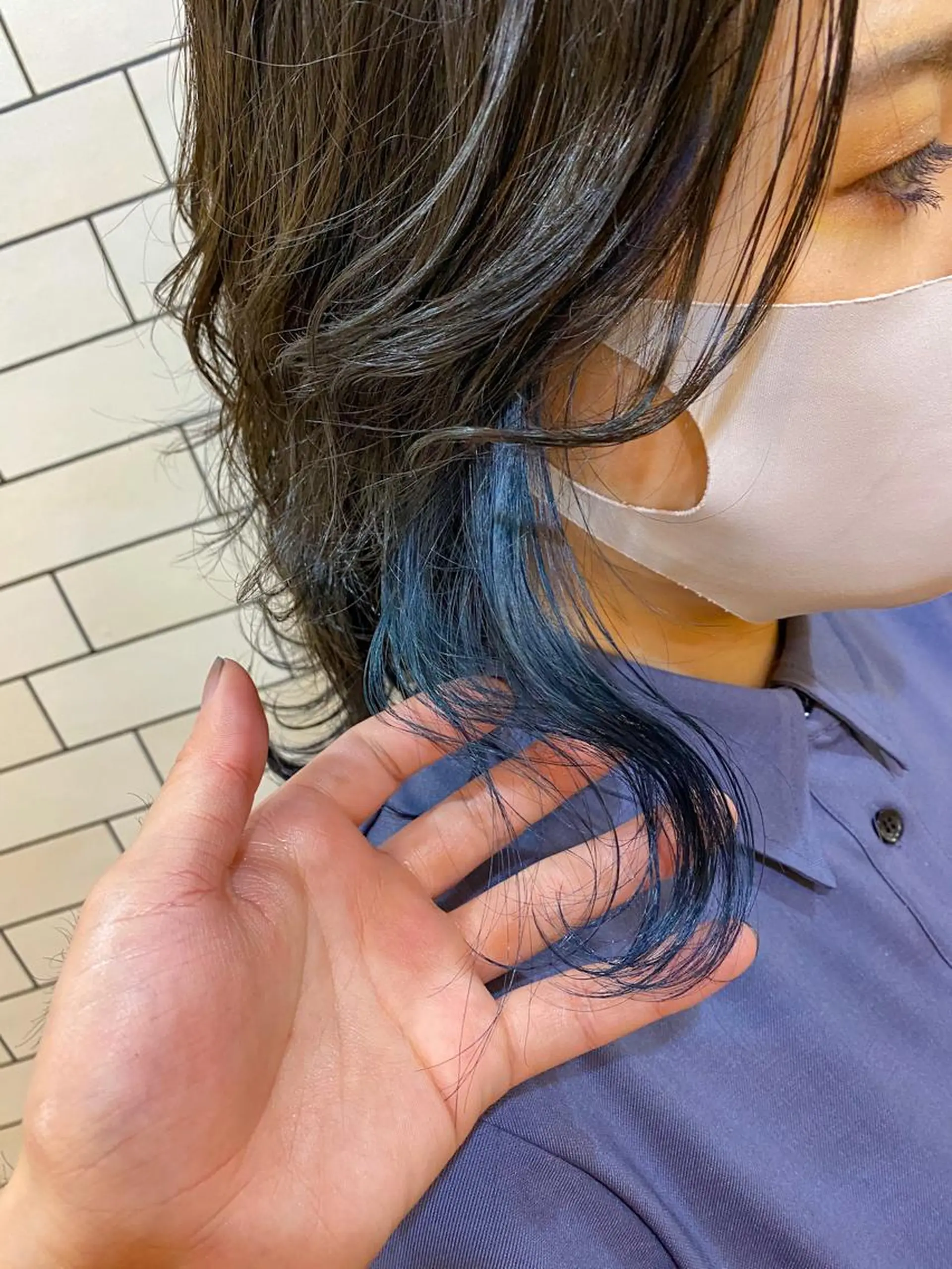 ミディアム カラー ブリーチ ブルーカラー カット ヘアカラー トリートメント オーストヘアージジ所属・TAI透明カラー 柔らかい縮毛矯正のヘアスタイル