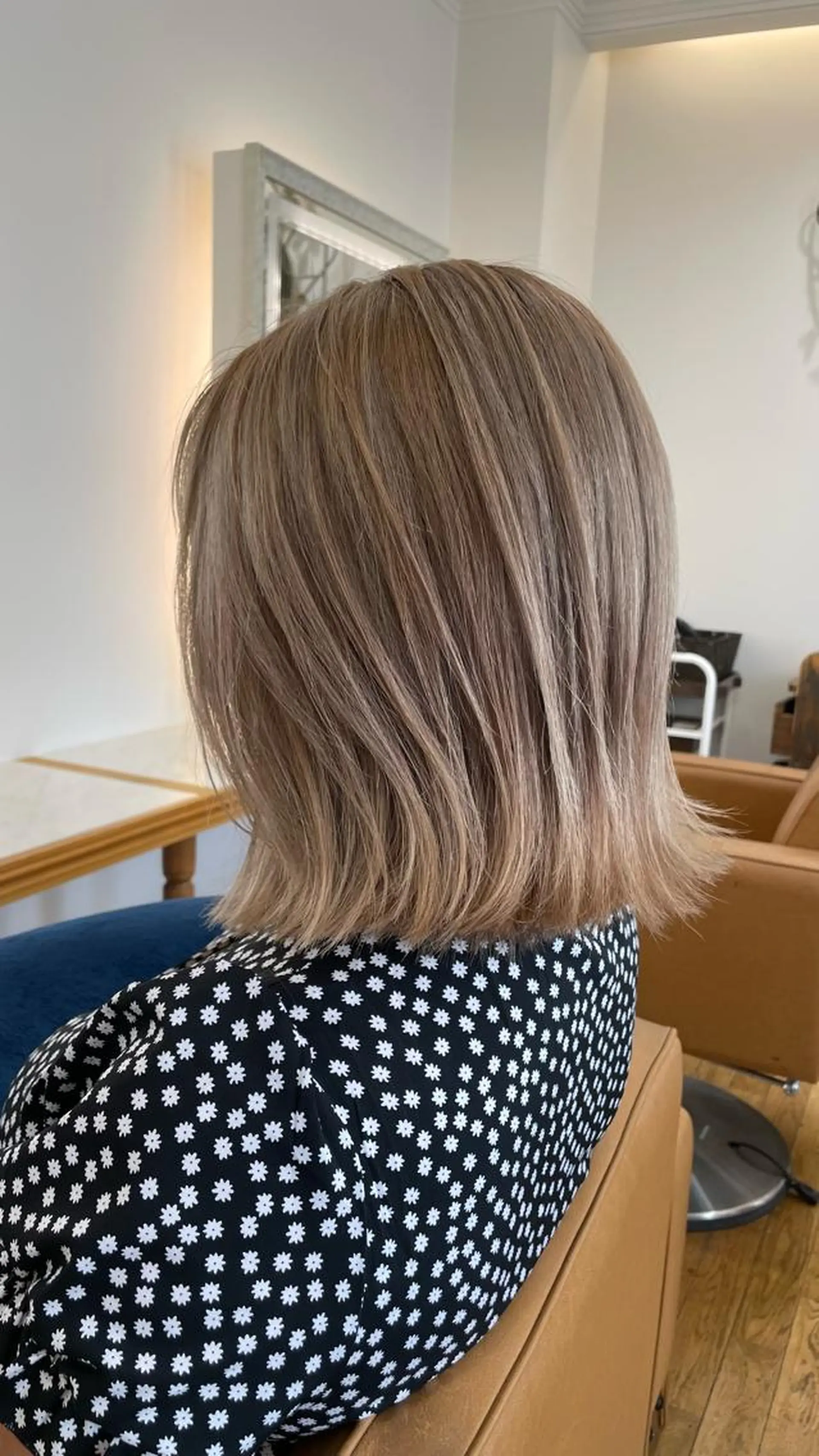 ミディアム ヘアカラー トリートメント ブリーチ毛矯正.髪質 改善.髪にドラマをのヘアスタイル