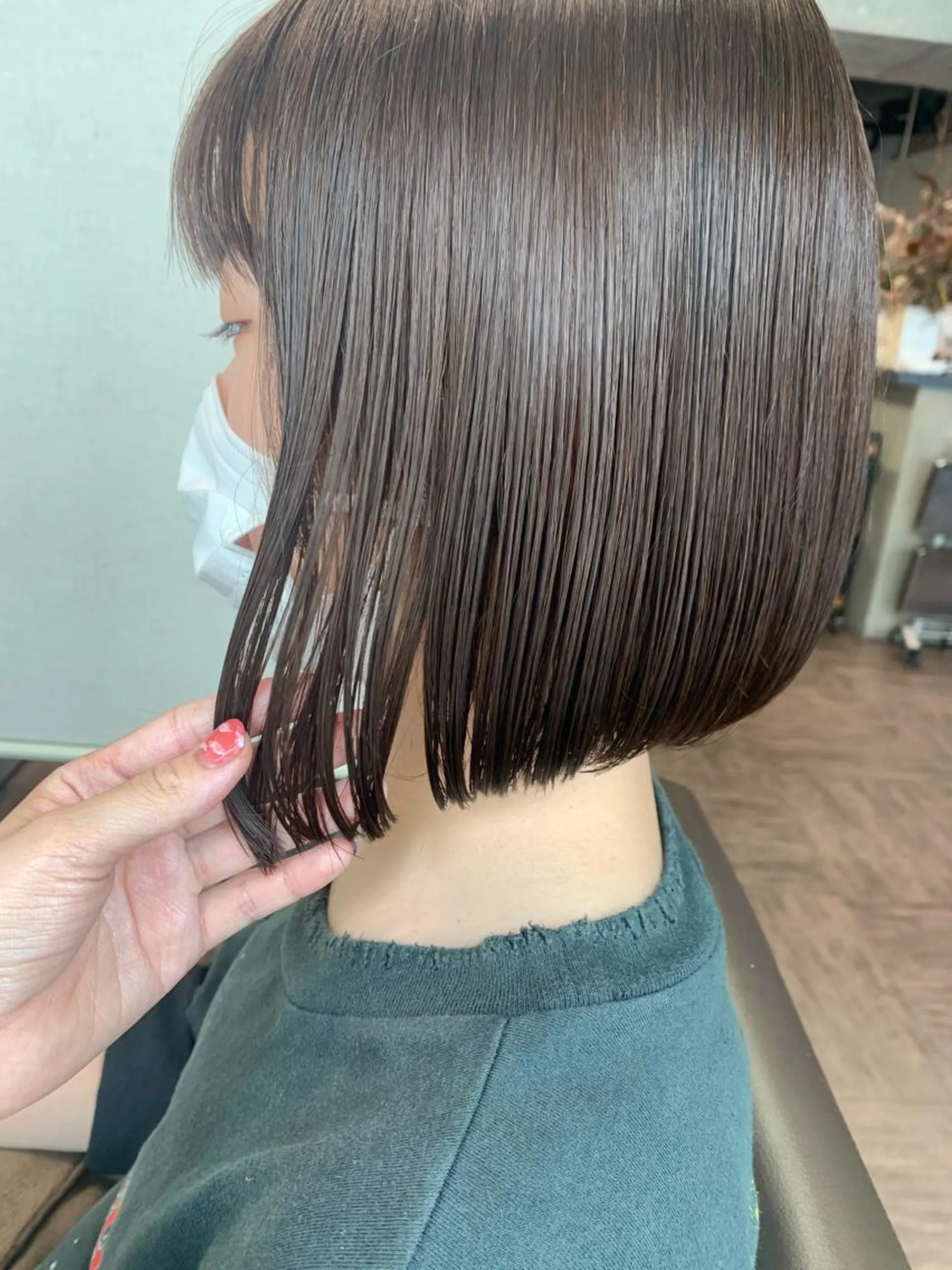 ショート カラー ヘアアレンジ 切りっぱなしボブ ショートボブ ボブ ショートヘア サナ🌱 切りっぱなしボブのヘアスタイル