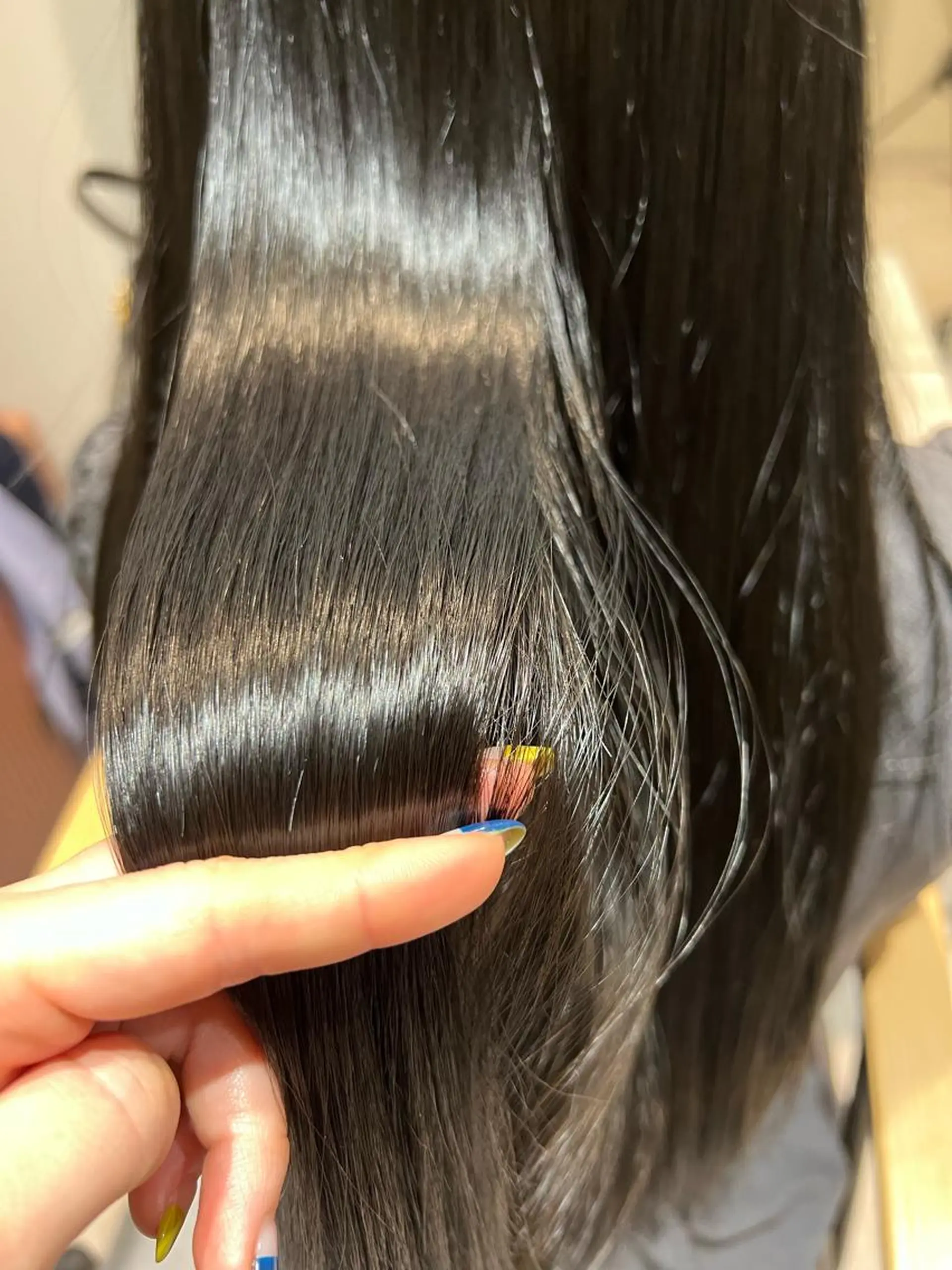 ロング カラー ダークグレー トリートメント 暗髪カラー🫐パーマ おくだりんかのヘアスタイル