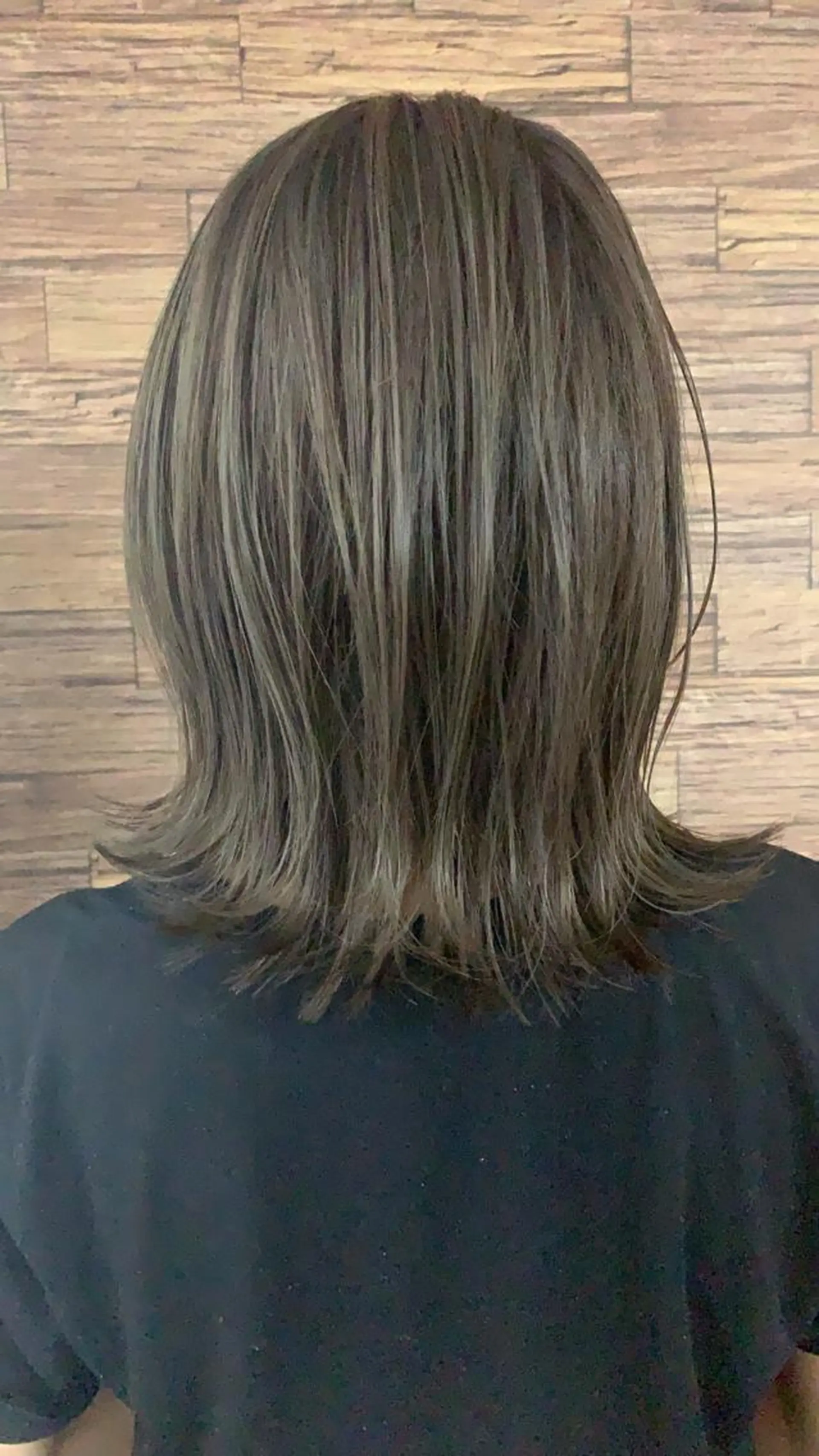 ミディアム カラー 有坂 里恵のヘアスタイル