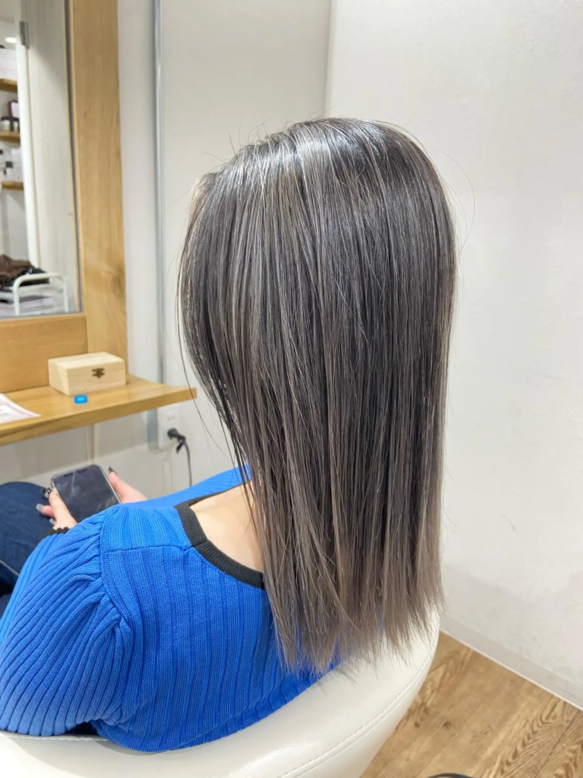 ミディアム カラー 切りっぱなしボブ ショートボブ バレイヤージュ ブリーチ デザインカラー カット ヘアカラー hair studio Zen所属・Kensho 京都駅 ケアブリーチのヘアスタイル