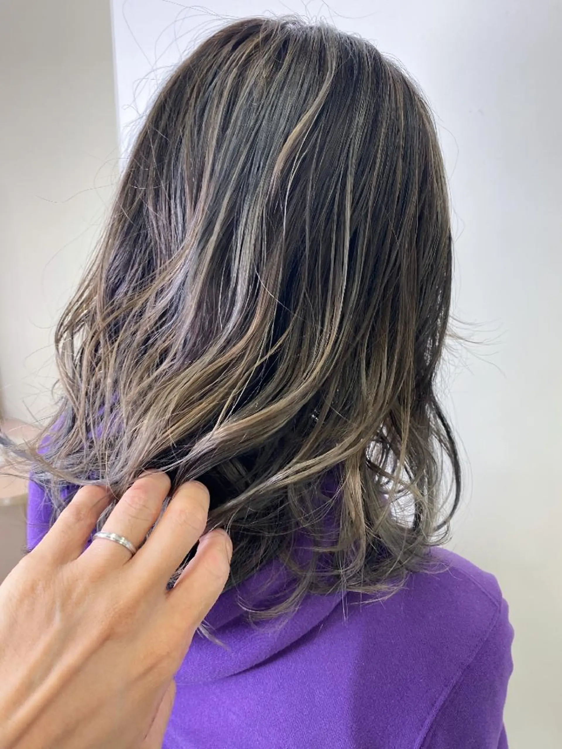 ミディアム レイヤーカット lucca by jb 行徳所属・✂️関川 恭平のヘアスタイル