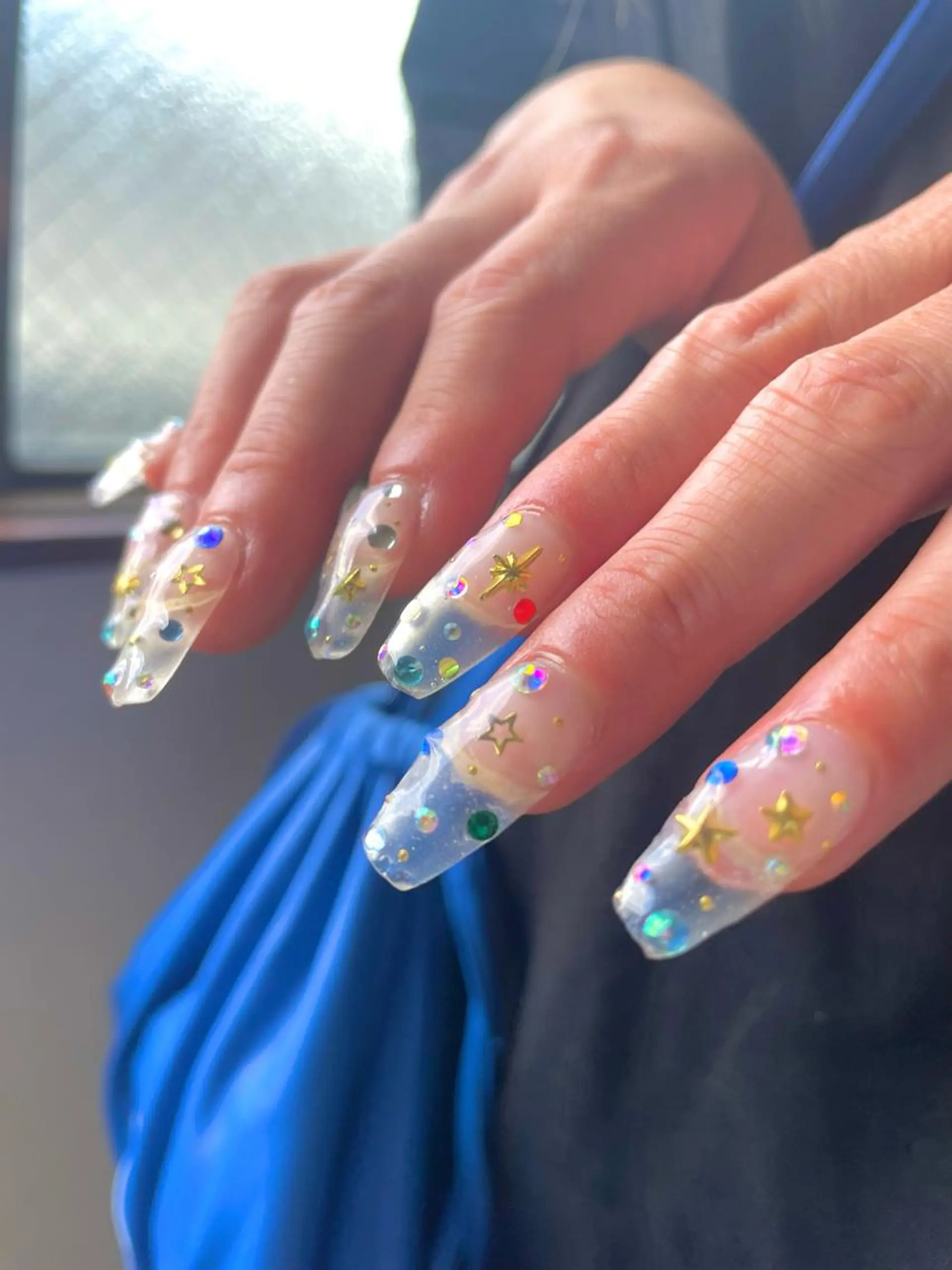 ネイル キラキラネイル ニュアンスネイル ストーンネイル 夏ネイル Ri-e's nailのネイルデザイン