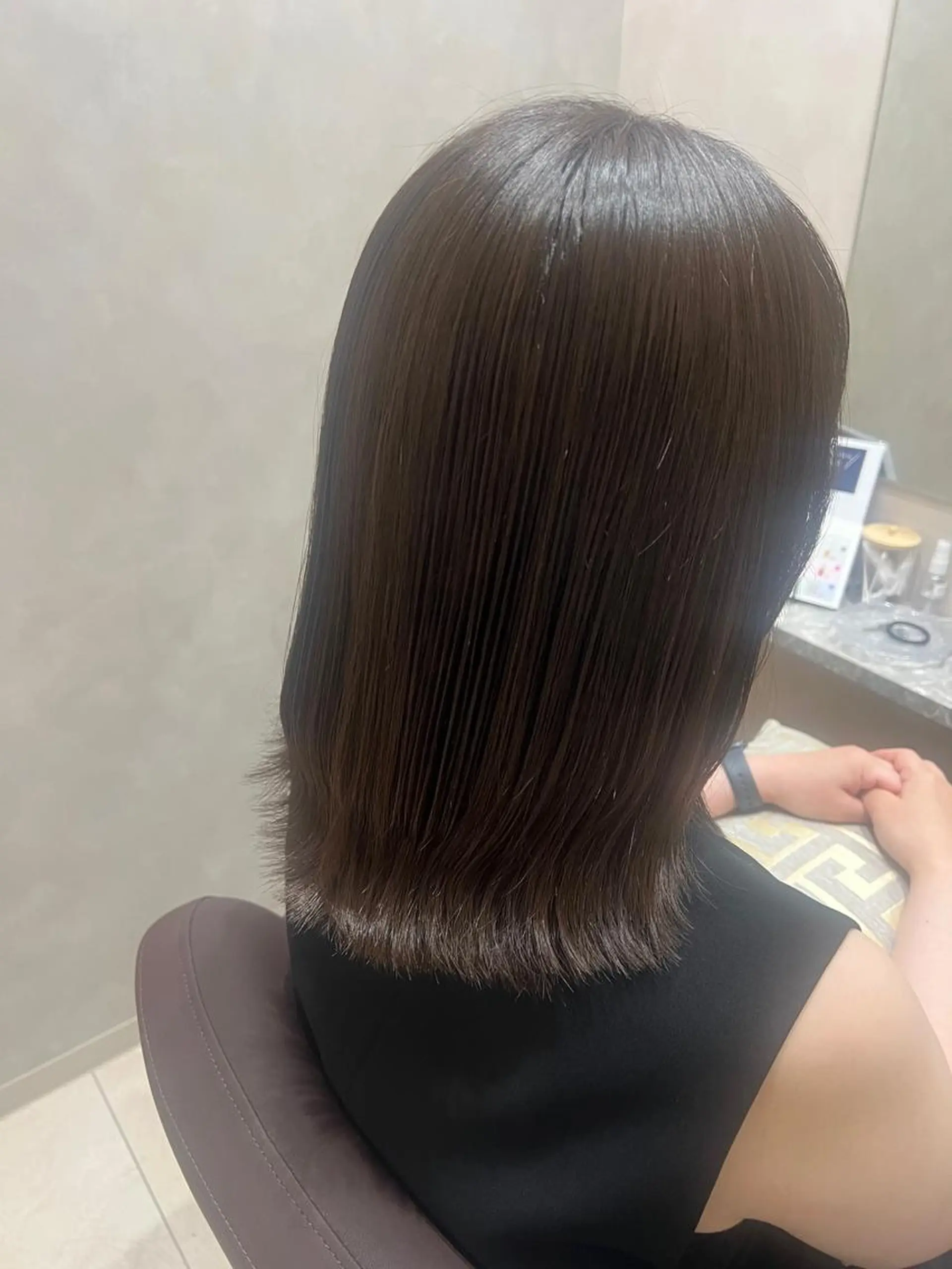 ミディアム アッシュ ミルクティーブラウン ボブ オン眉 ウルフカット 🌈安藤愛/透明感 艶カラー🫧ROWのヘアスタイル