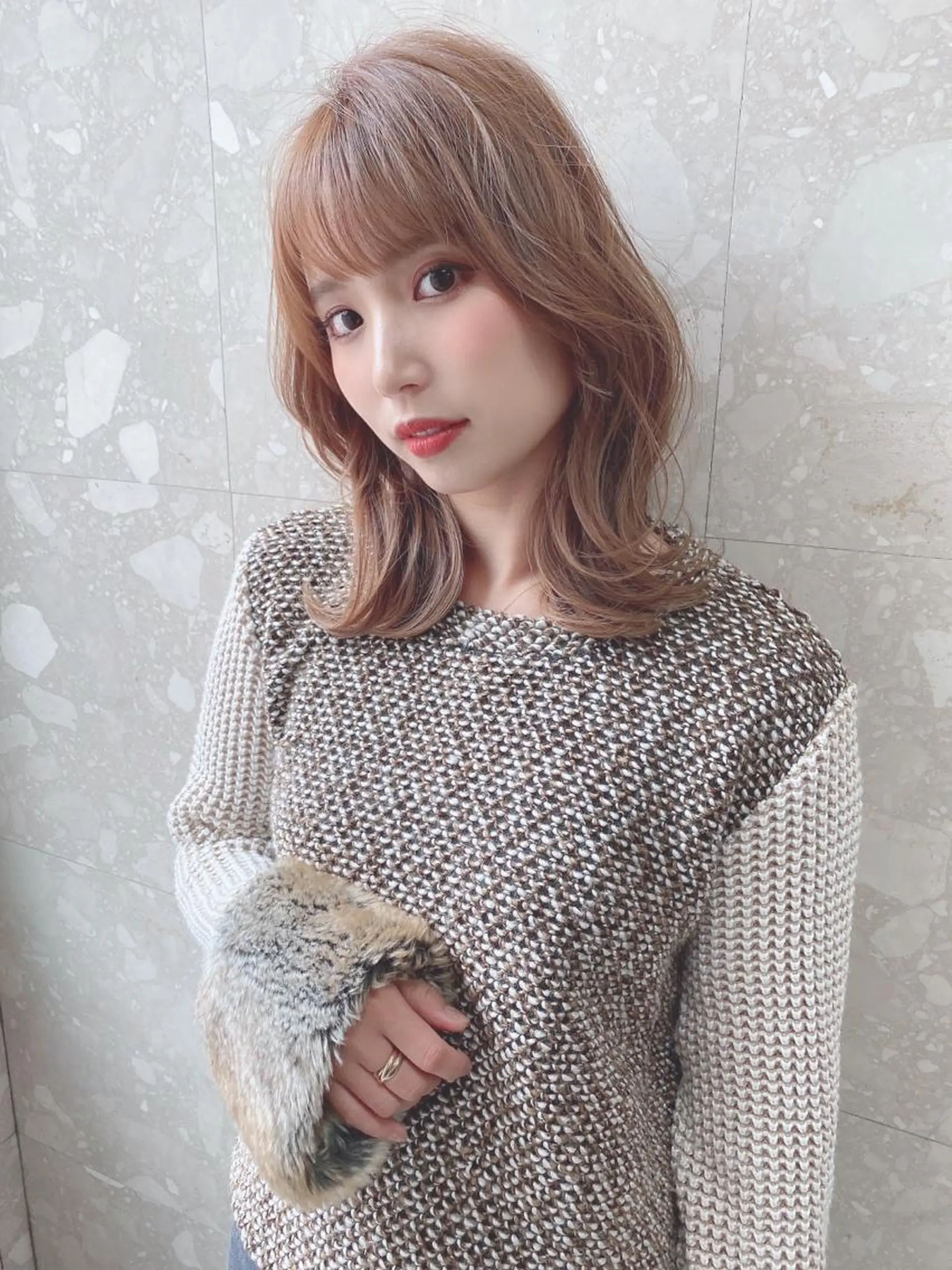 ミディアム カラー ベージュカラー ブリーチ ダブルカラー グレージュ ミルクティーベージュ 個室サロンLOUIMADNA栄店所属・髪質改善美容師 個室サロン白金厚哉のヘアスタイル