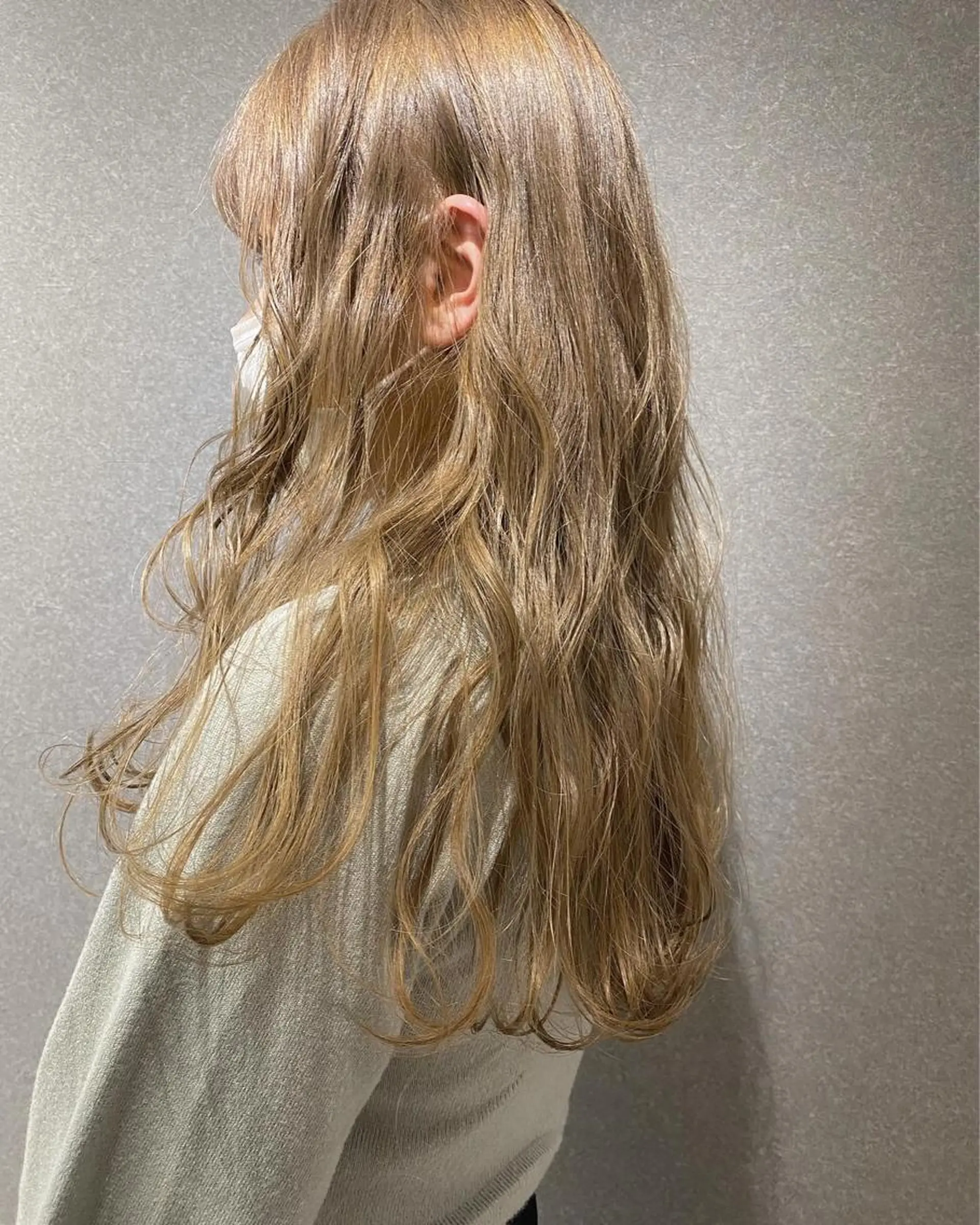 ロング カラー GiseL アンリのヘアスタイル