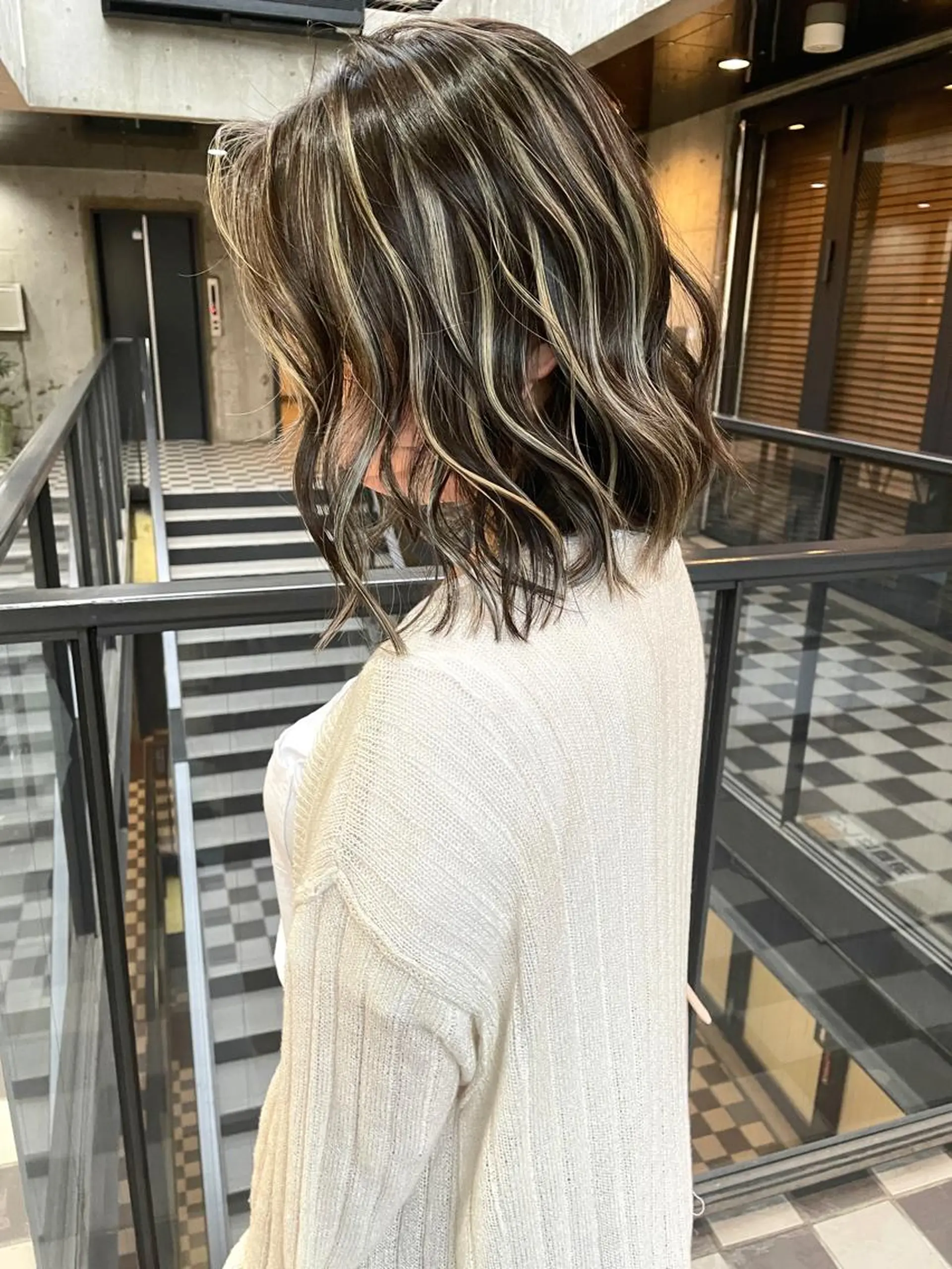 ミディアム カラー ハイライトカラー ボブ ハイライト カット ヘアカラー 🌺KANA🇺🇸 海外トレンドヘアのヘアスタイル