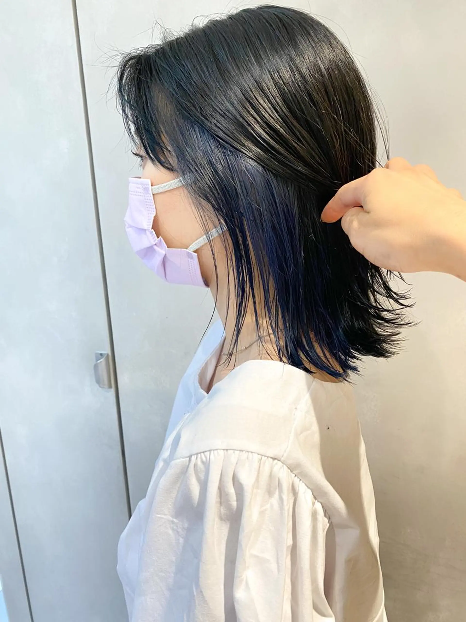 ミディアム カラー ヘアアレンジ ブルーカラー インナーカラー ネイビーカラー カット ヘアカラー #ブリーチカラー Akihoのヘアスタイル