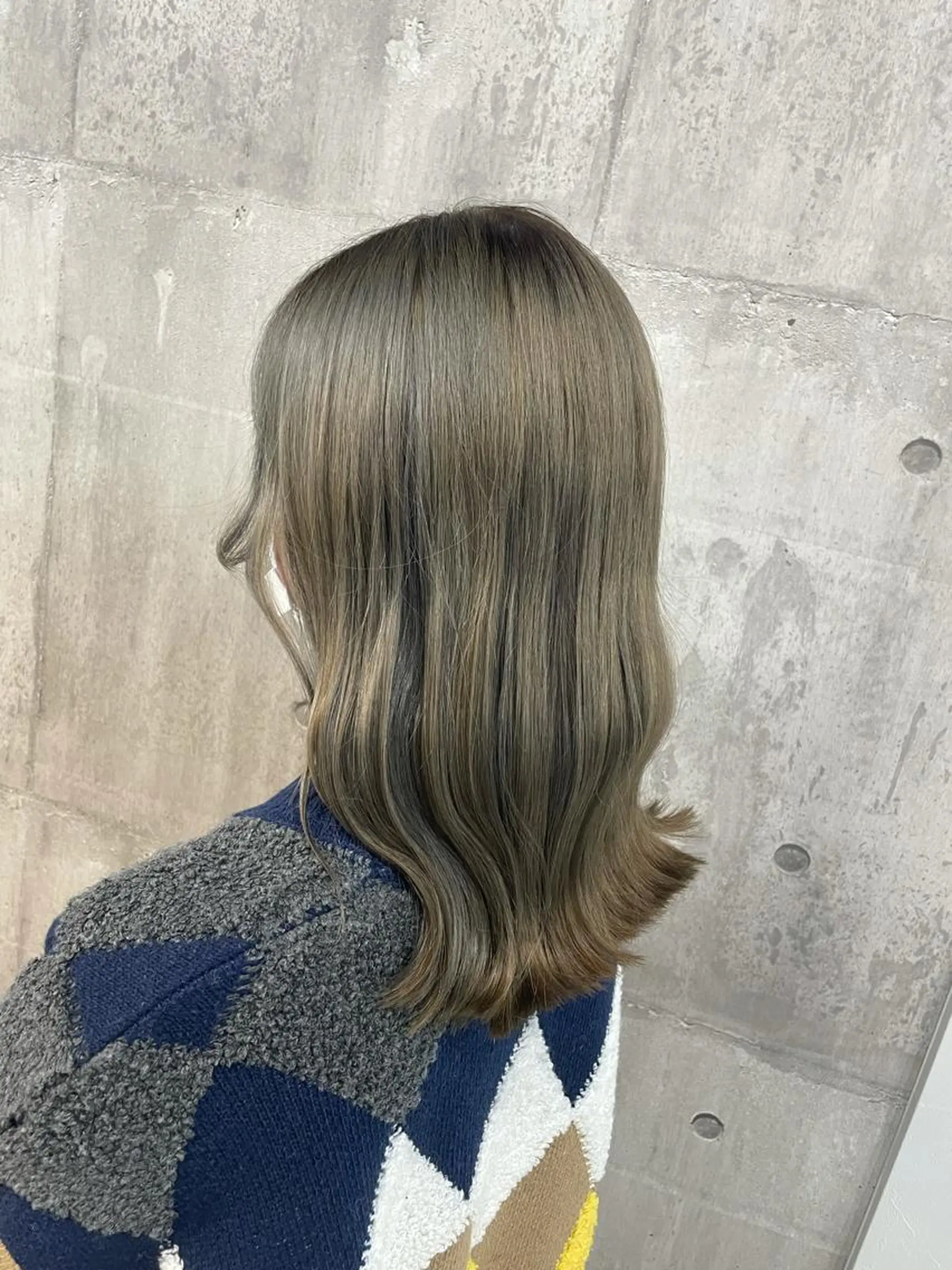 カラー アッシュ アッシュグレー ヘアカラー _WHITE浜松店 もえかのヘアスタイル