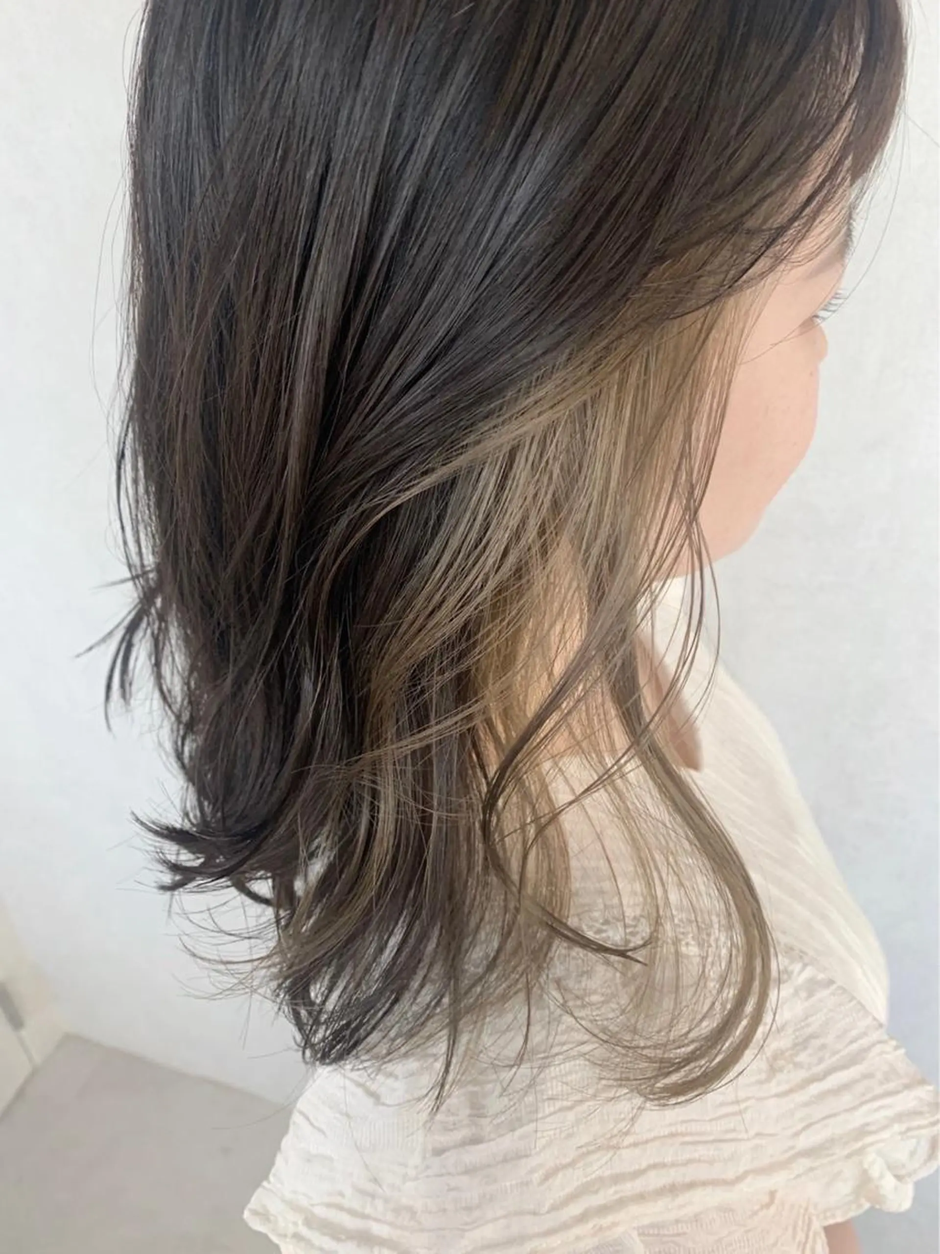 セミロング カラー 髪質改善 ヒデのヘアスタイル