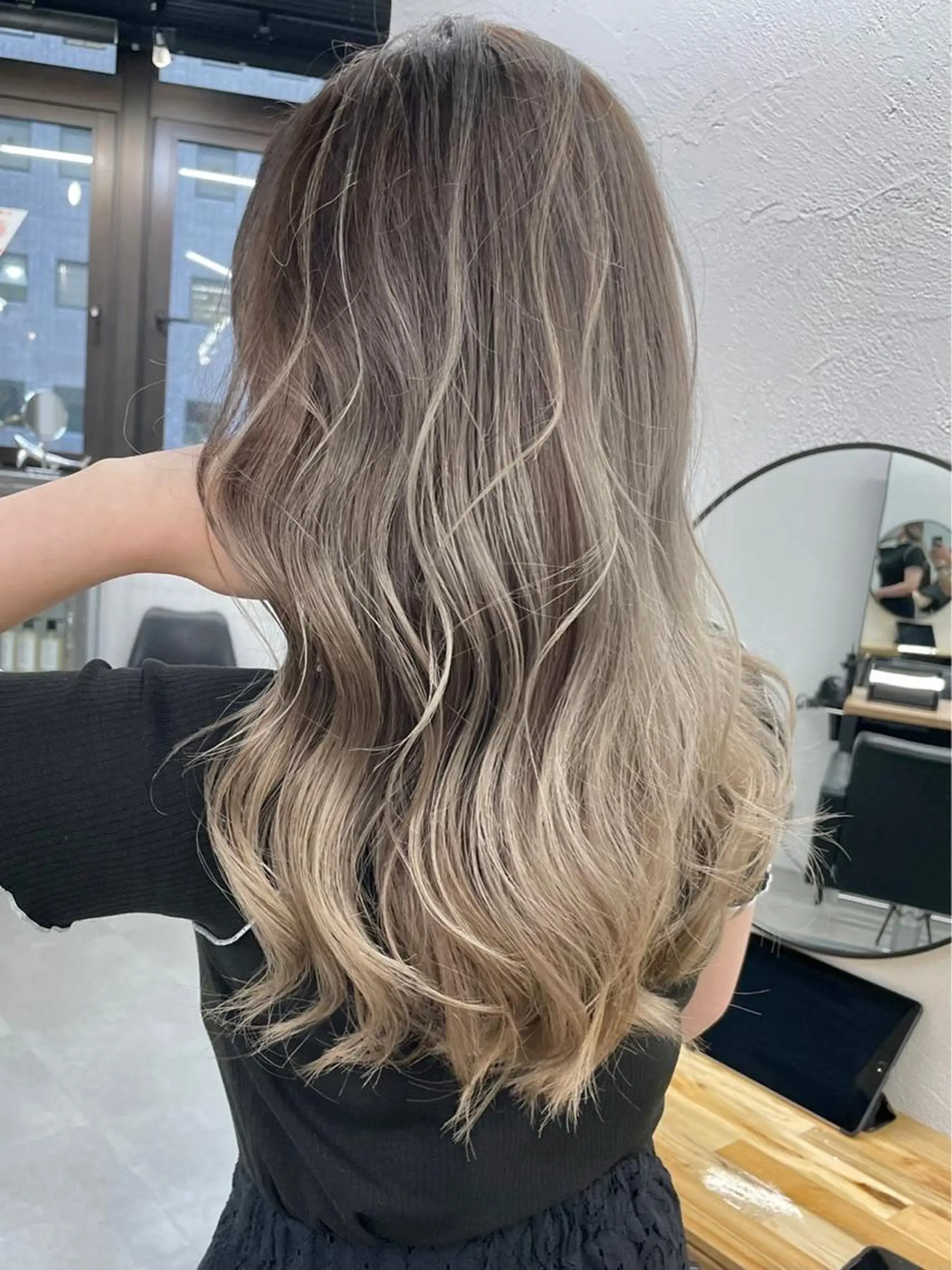 ロング カラー バレイヤージュ レイヤーカット ヘアカラー 🧸艶々韓国ヘア 🧁mizunaのヘアスタイル