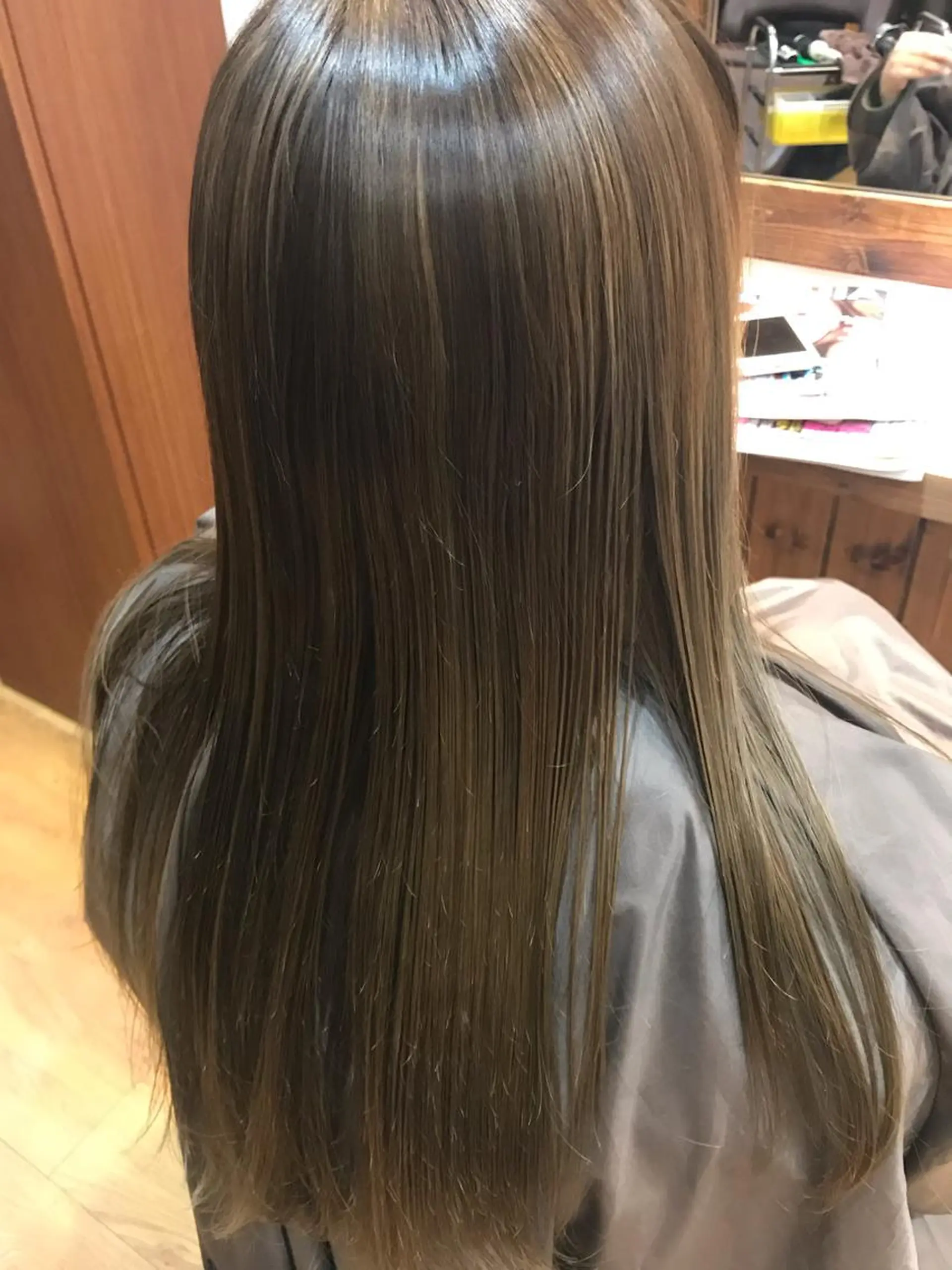 ロング 若林 亜季のヘアスタイル