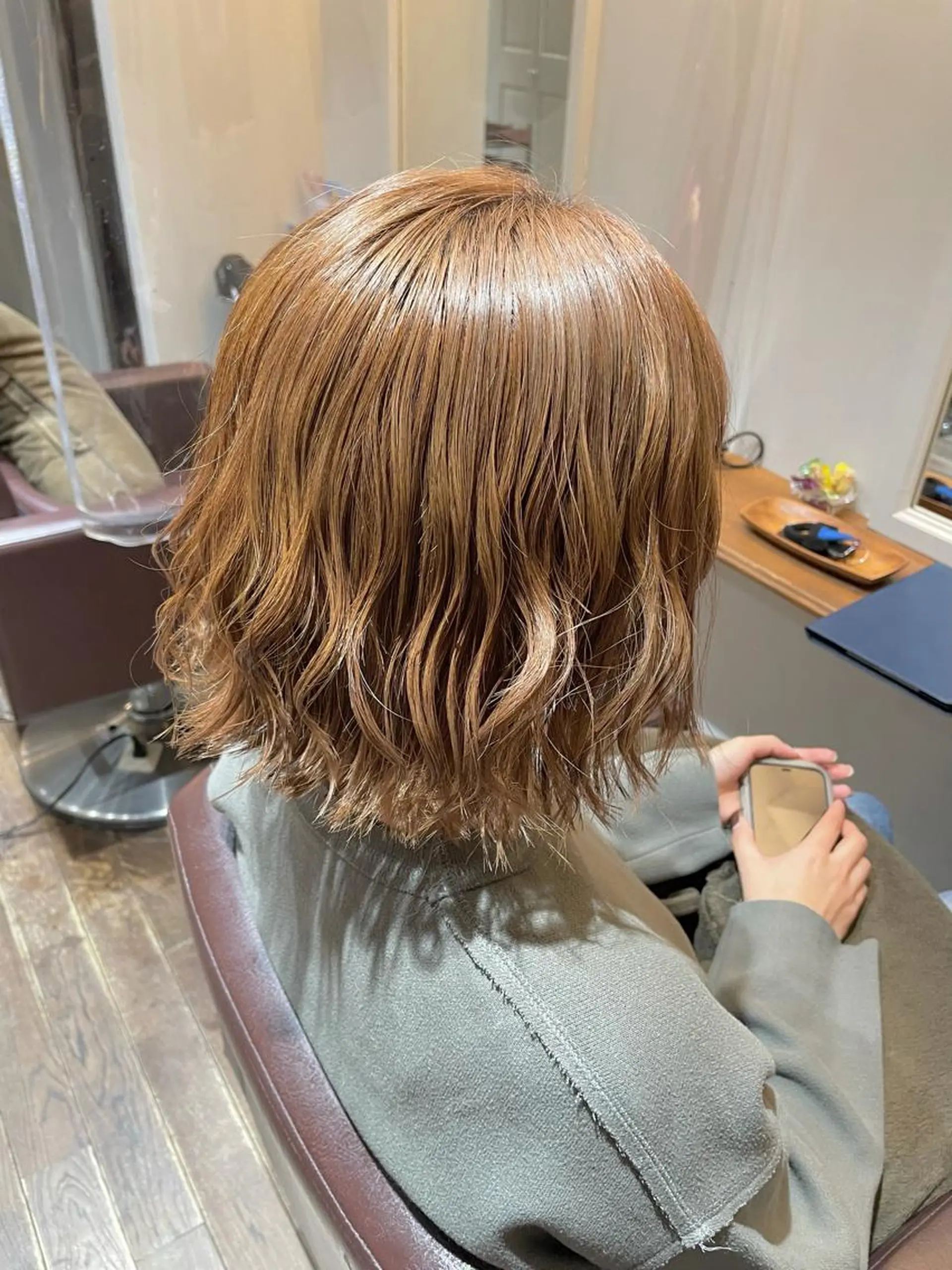 ミディアム 栗林 茉那のヘアスタイル