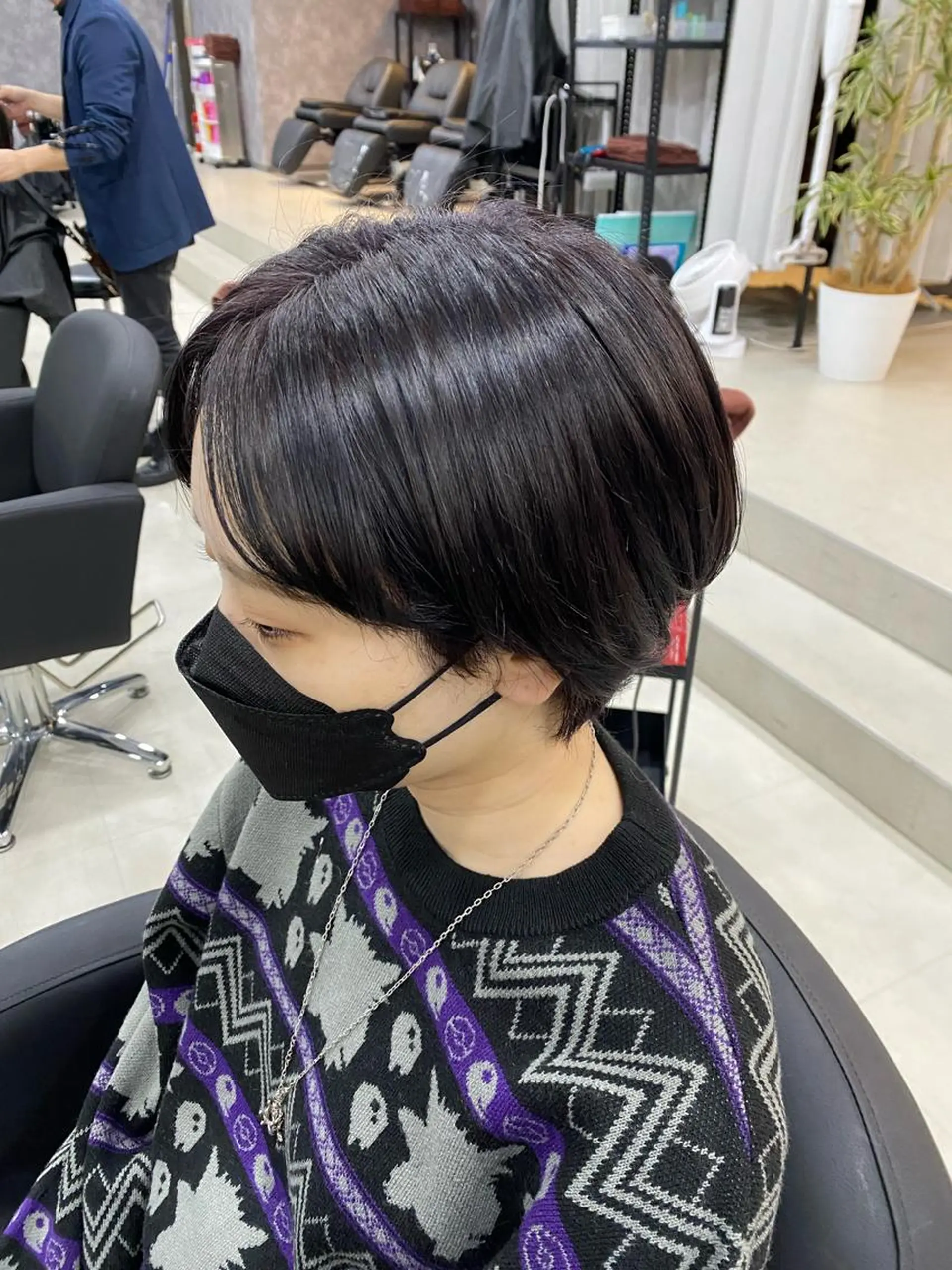 ショート パープルカラー まつ毛パーマ専門 茉里のヘアスタイル