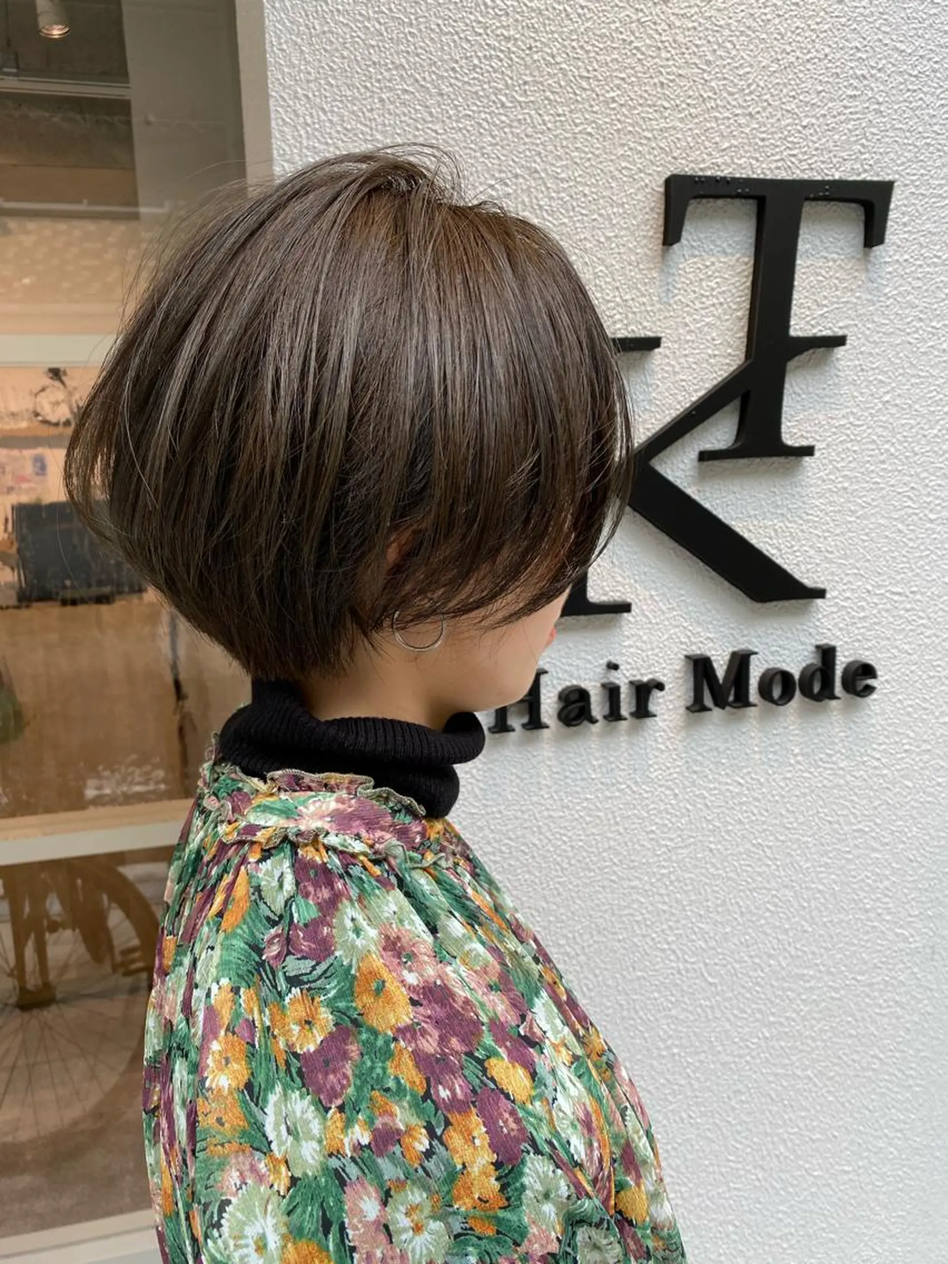 ショート ボブ カット ヘアカラー トリートメント 三好 智のヘアスタイル
