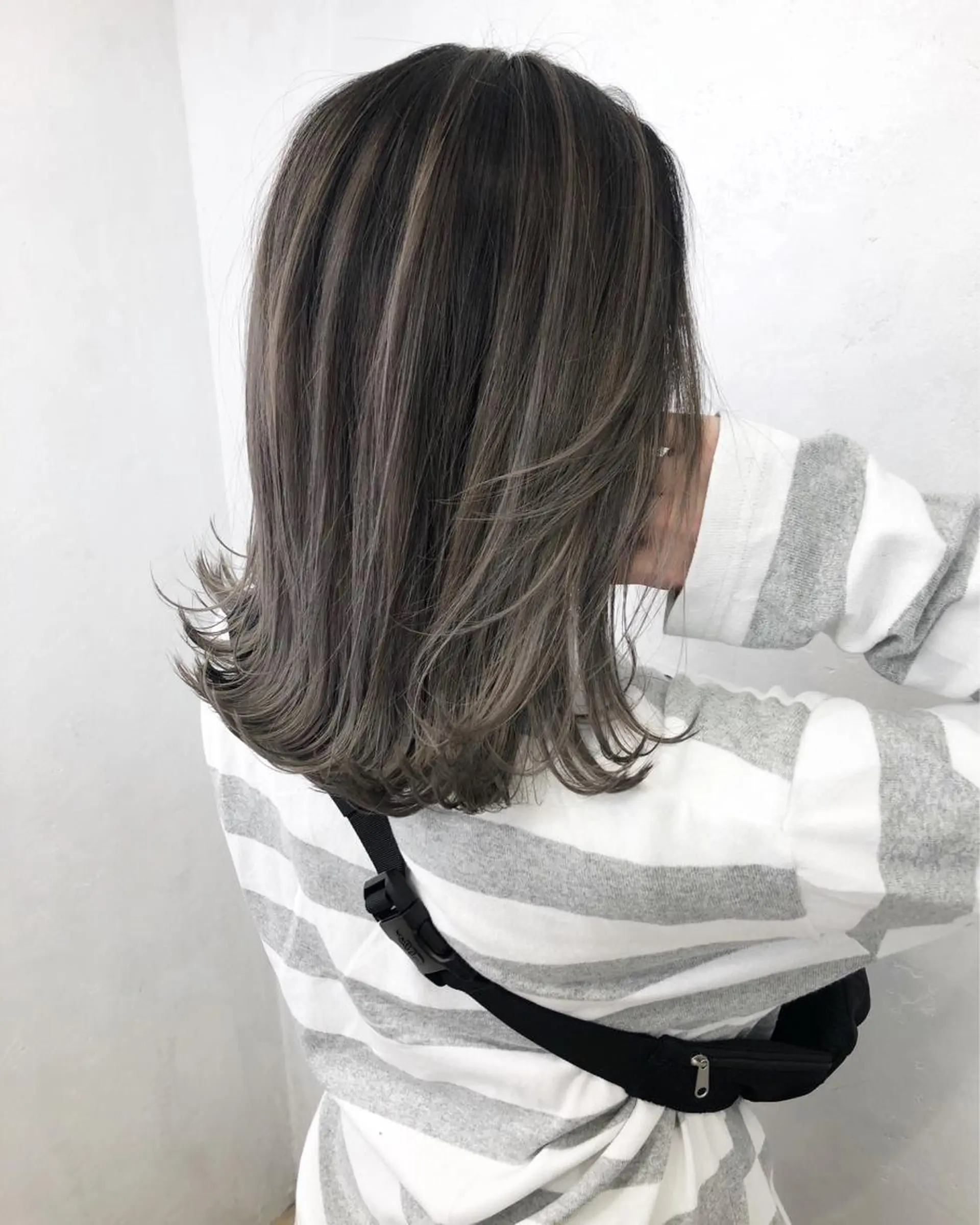 ミディアム カラー バレイヤージュ レイヤーカット ヘアカラー トリートメント ブリーチカラーレイヤ ーカット🦋annaのヘアスタイル