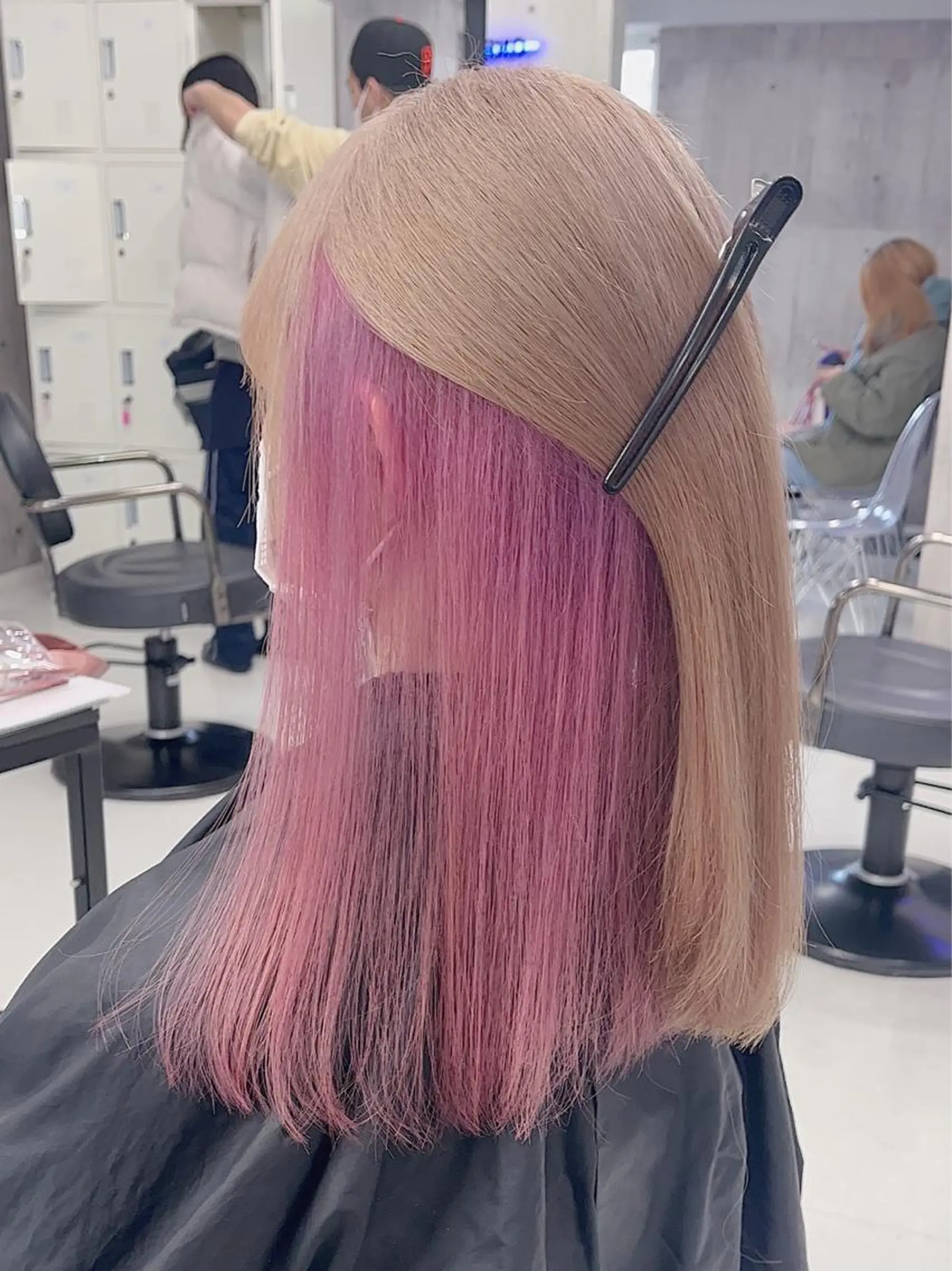 ロング カラー パーマ ヘアアレンジ メンズ キッズ ネイル マツエク・マツパ アイブロウ ヘアカラー トリートメント ハイトーン/ピンク 💗モモ໒꒱のヘアスタイル