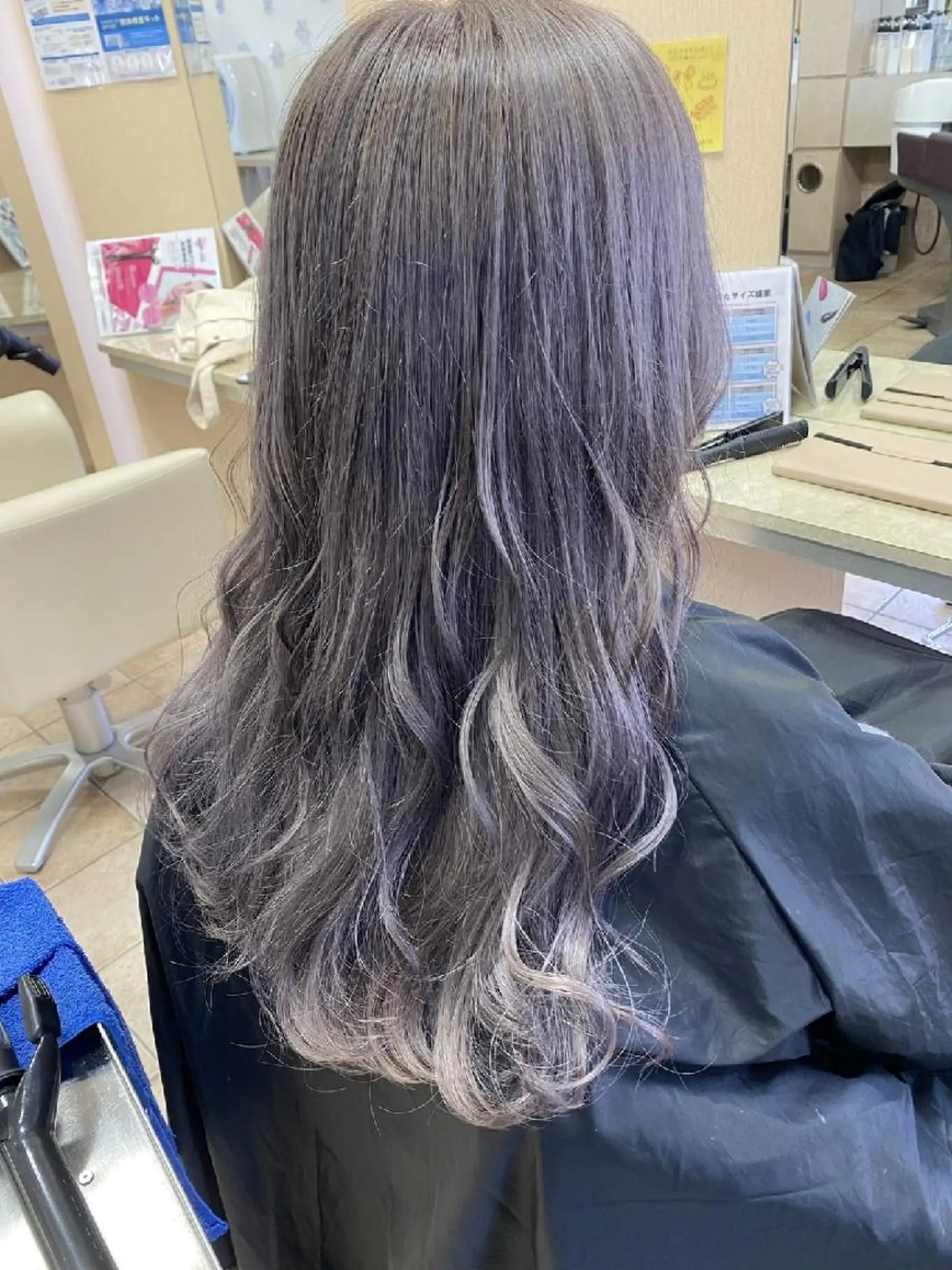 ロング カラー ヘアカラー トリートメント BENI 仙台柳生店のヘアスタイル