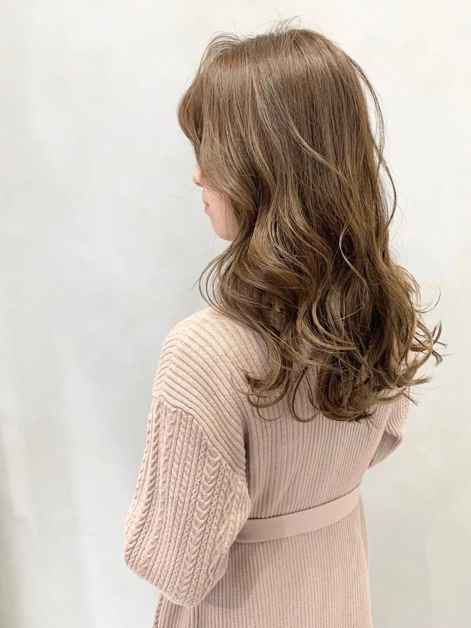 ロング カラー ベージュカラー ブリーチ 透明感カラー ハイライトカラー ハイライト ヘアカラー 💈平島 拓也💈のヘアスタイル