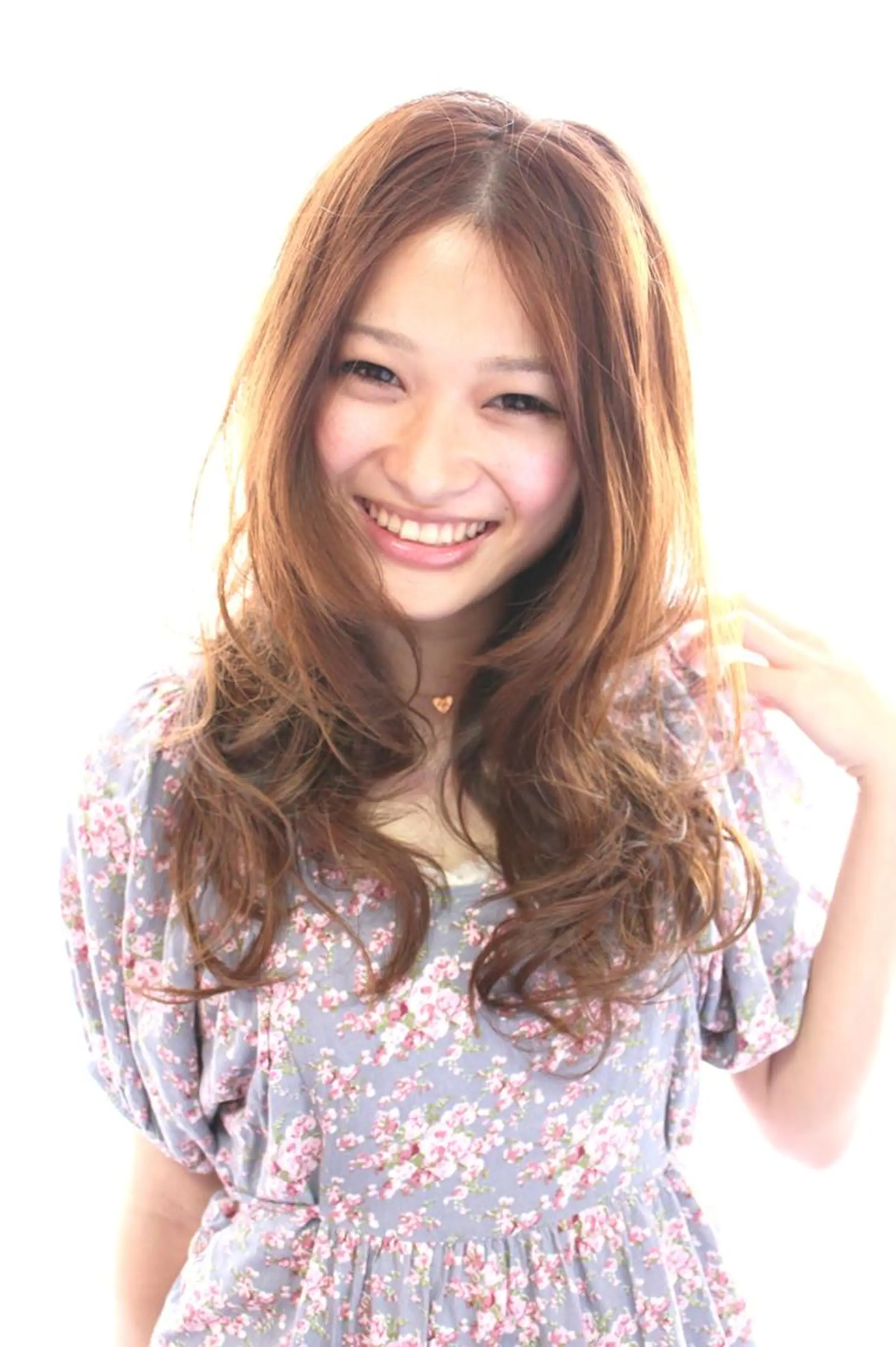 ロング カラー パーマ ベージュカラー ロング トリートメント 細川 亮のヘアスタイル