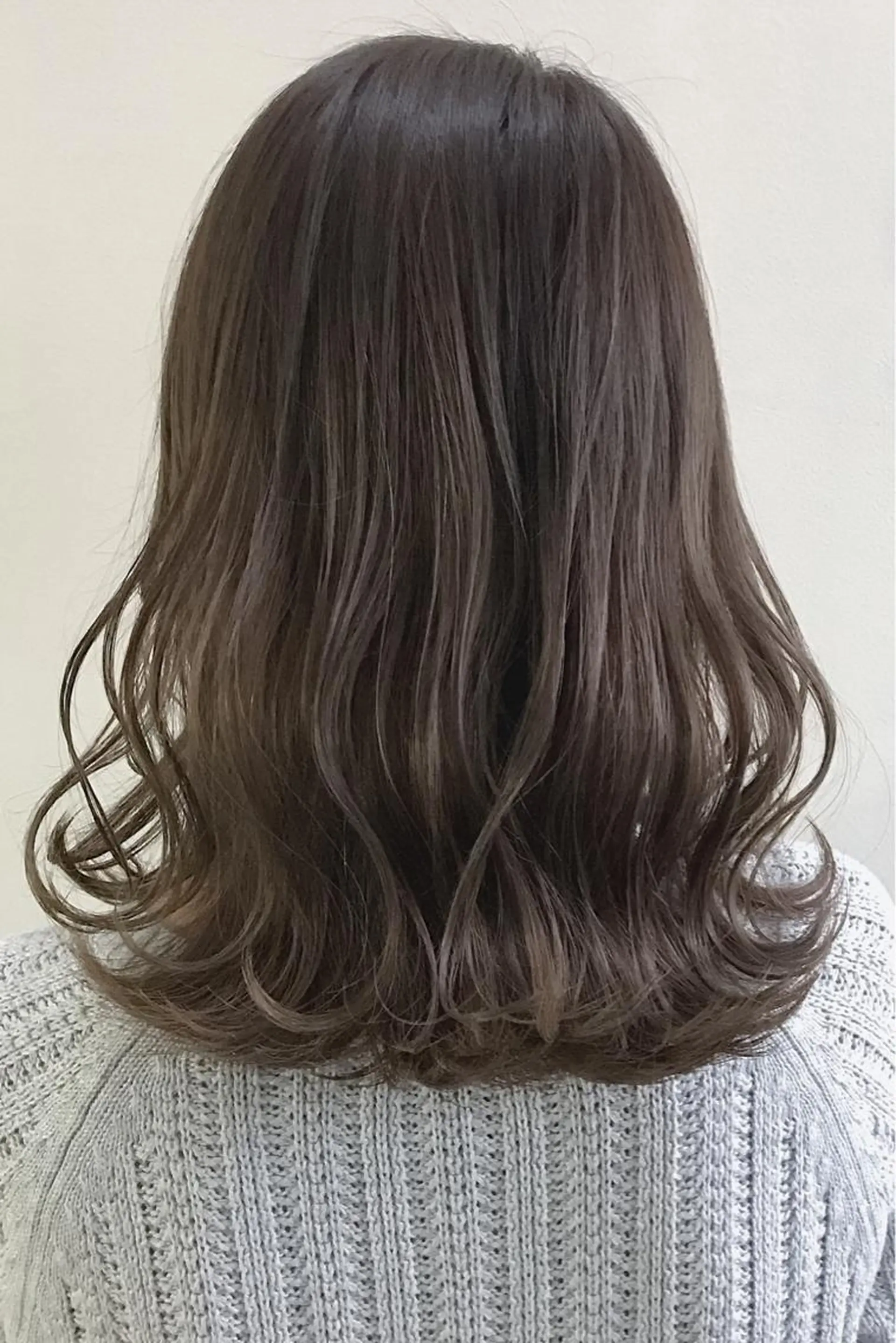 セミロング ハイライト 髪質改善 レイヤーカット トリートメント カット ヘアカラー トリートメント ✨Less髪質改善✨ シバタのヘアスタイル