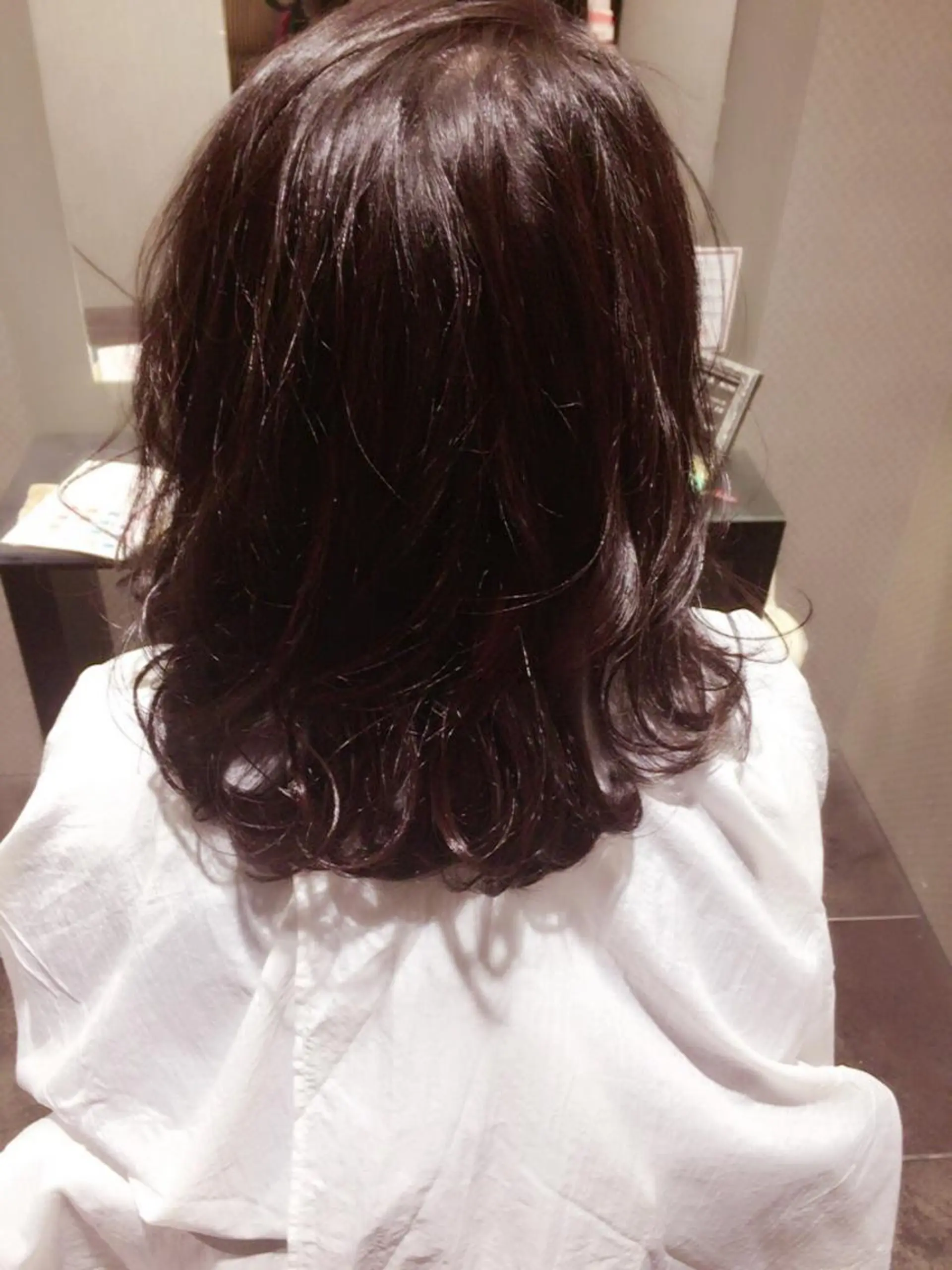 ミディアム カラー hair&make earth 石巻店所属・塚下 彩のマツエク・マツパデザイン