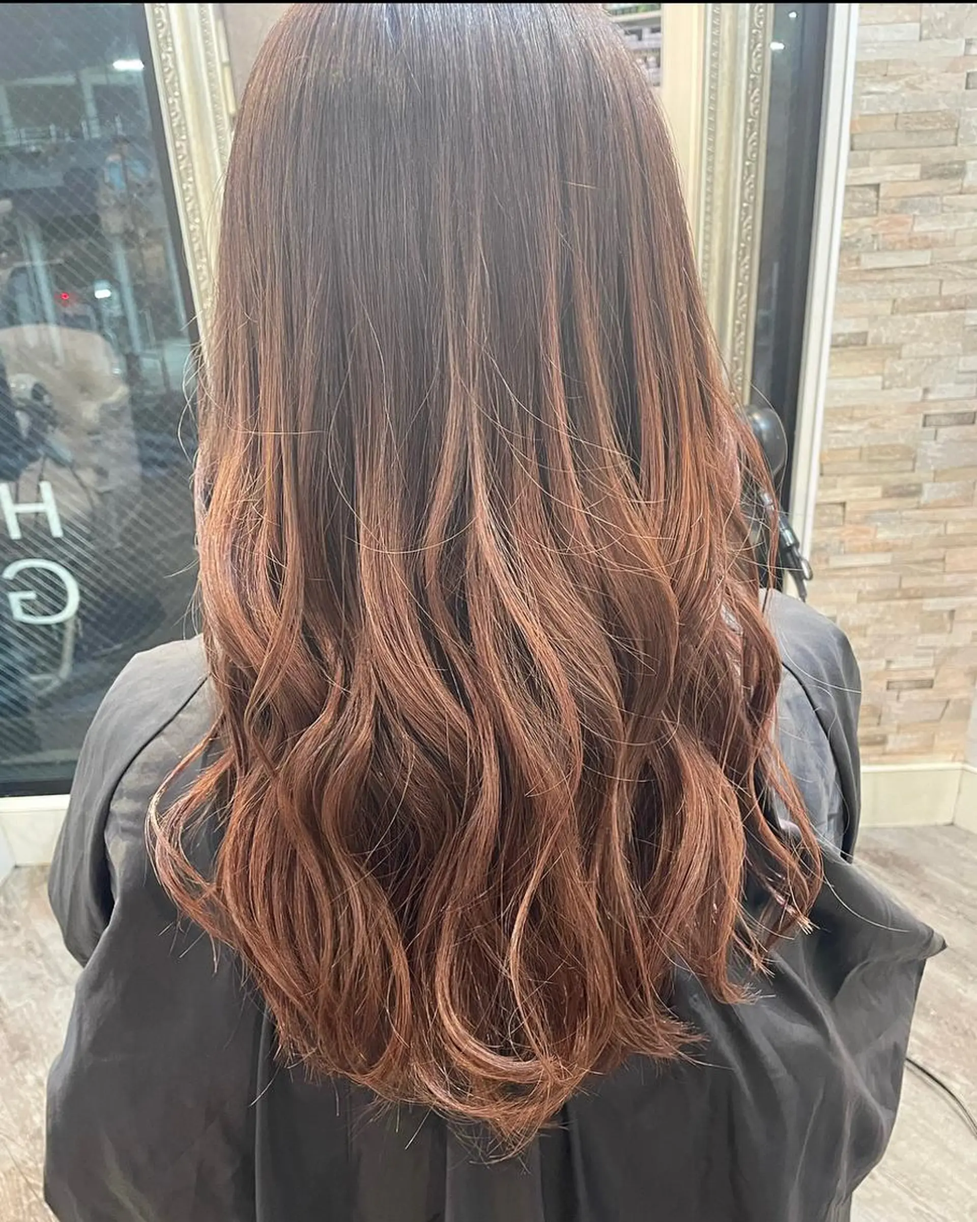 ロング カラー ブラウンカラー グラデーションカラー ピンクカラー ピンクブラウン 渡邉 瑠奈のヘアスタイル