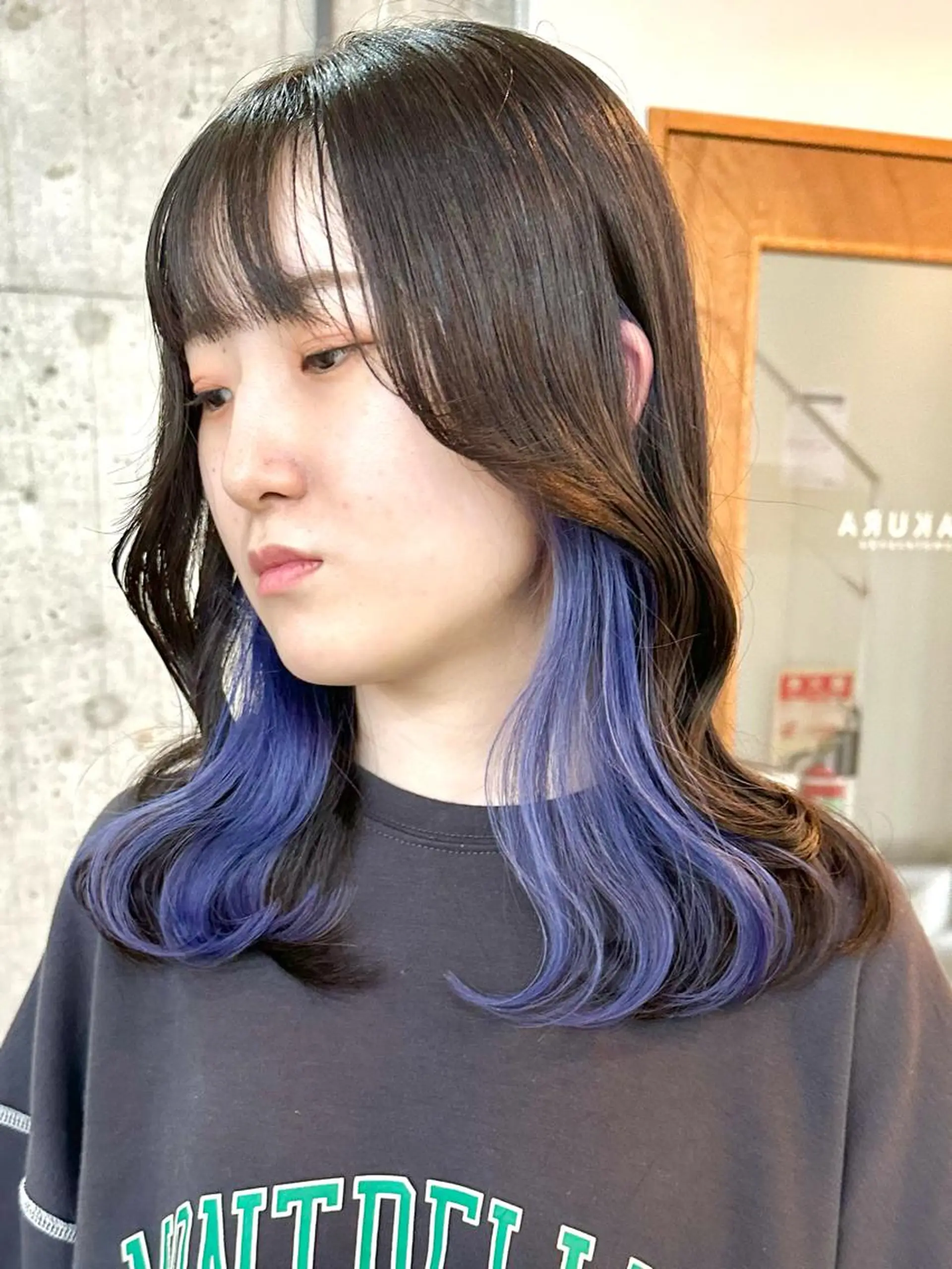 セミロング カラー ヘアアレンジ インナーカラー 韓国風ヘア レイヤーカット ワンホンレイヤー ワンホンヘア 切りっぱなしボブ/ デザインカラー店長のヘアスタイル