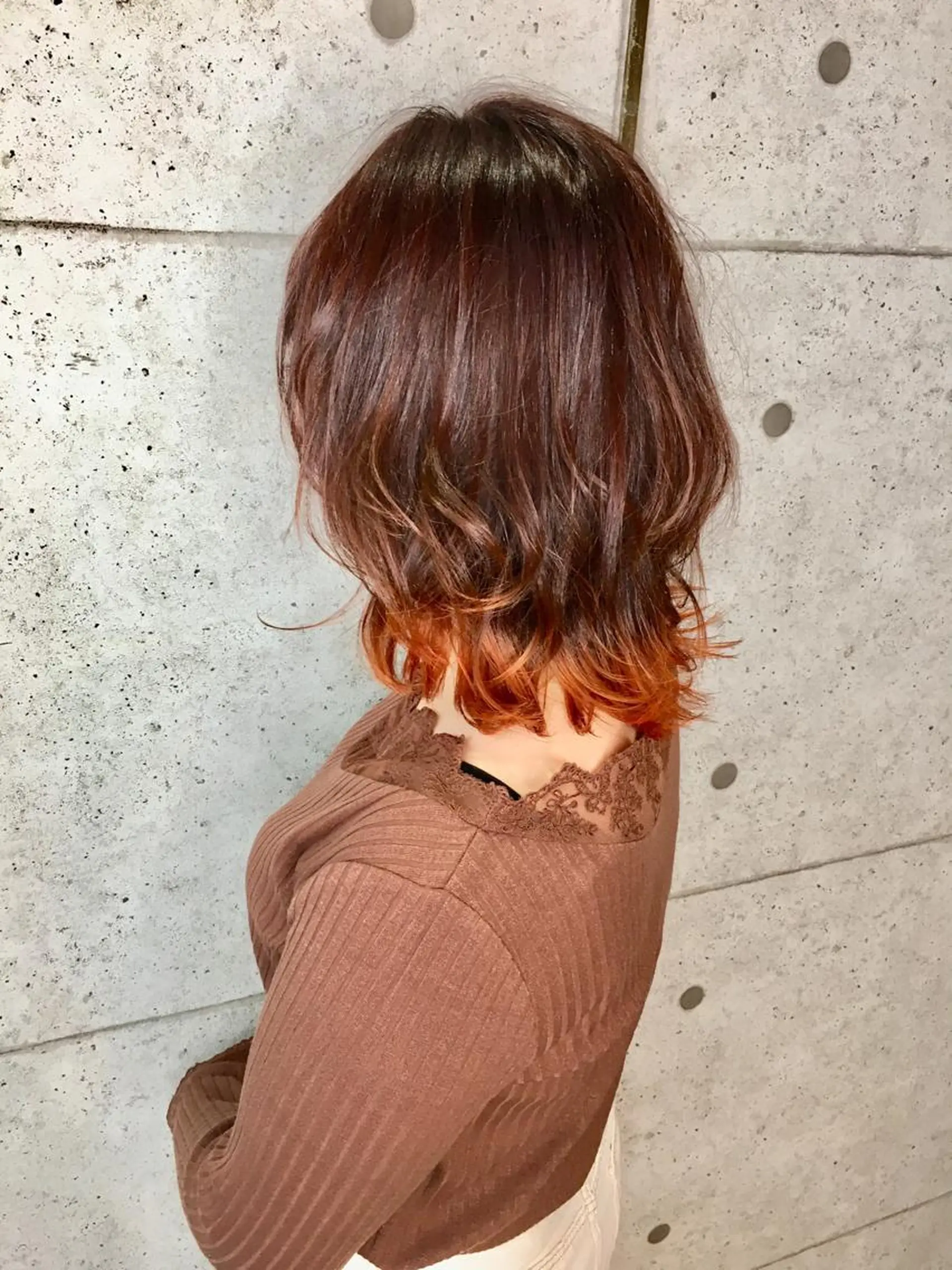 ミディアム 足立 磨咲のヘアスタイル